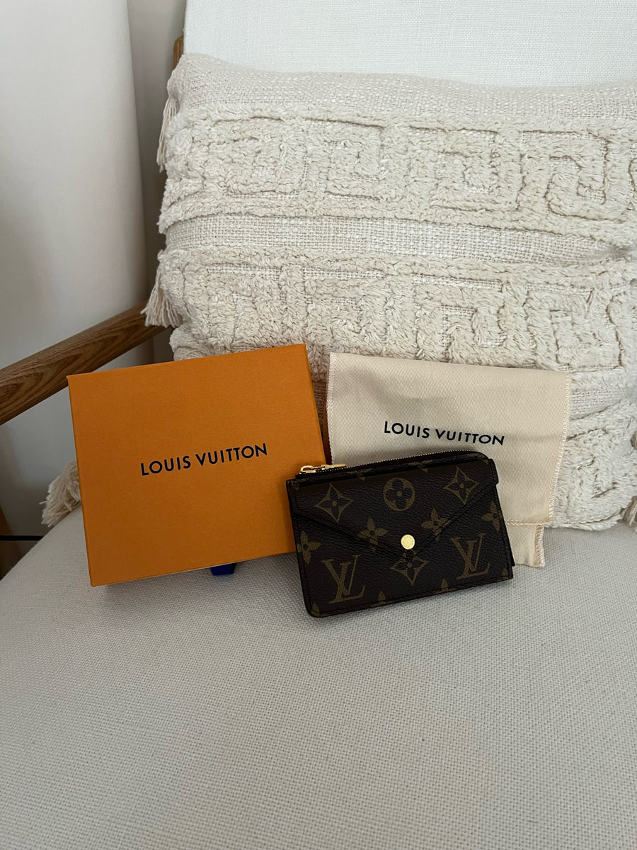 New Victorine Wallet! I miss the leather covered button :( : r/Louisvuitton