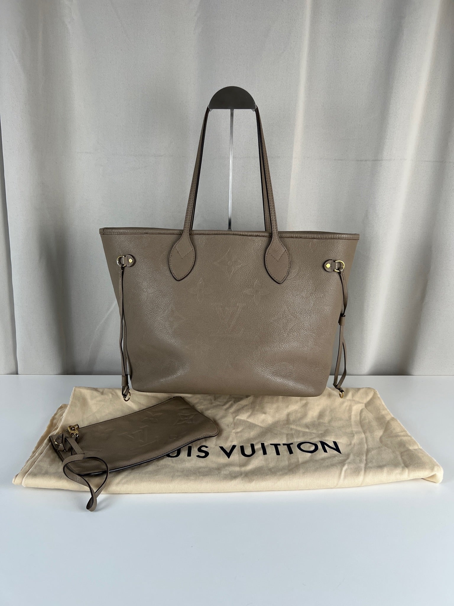 Sac Louis Vuitton Neverfull MM Empreinte en cuir monogram gris