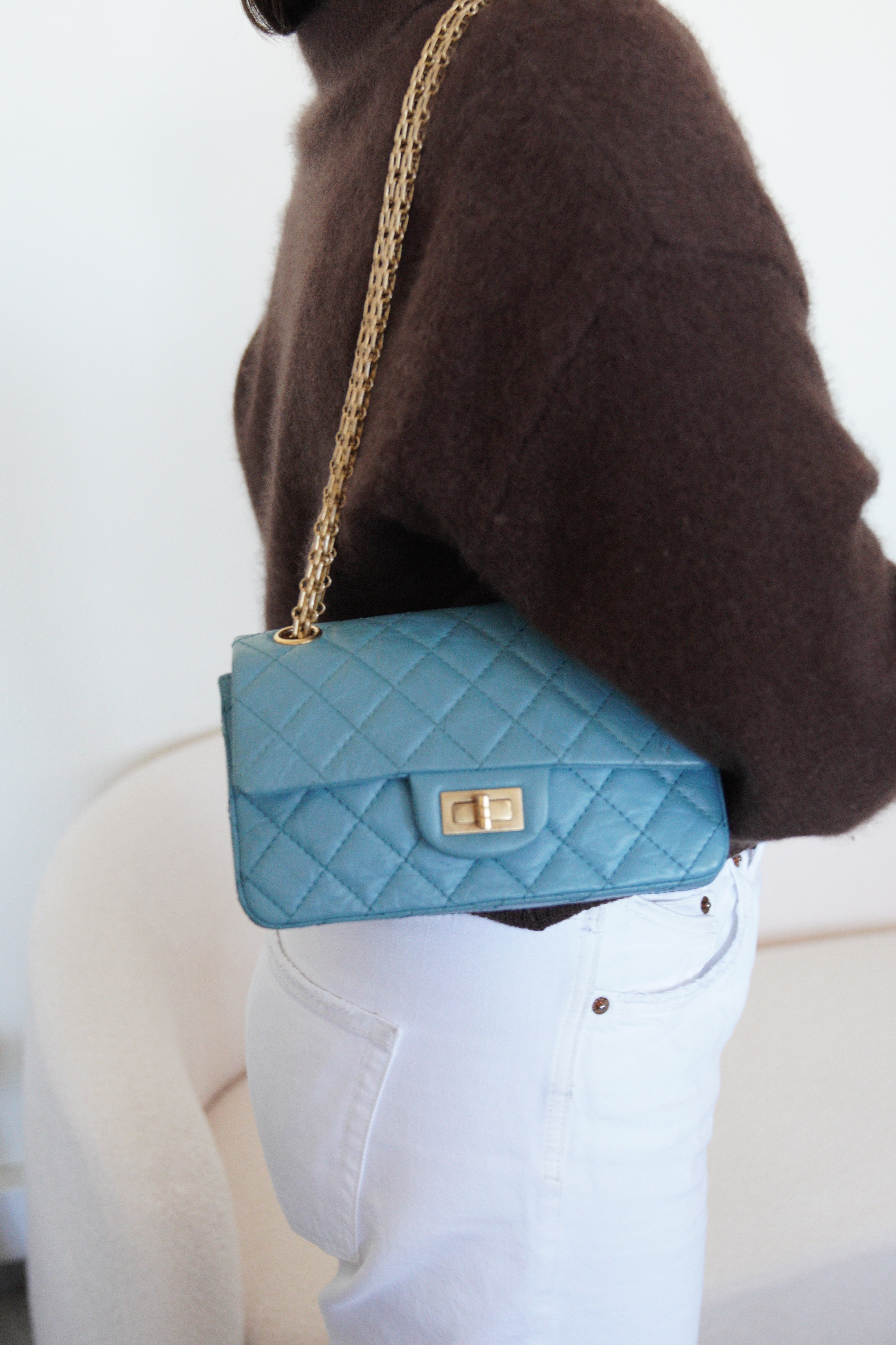 CHANEL ミニバッグ　ミントブルー Chanel 2.55 mini blue leather – bamluxurystore