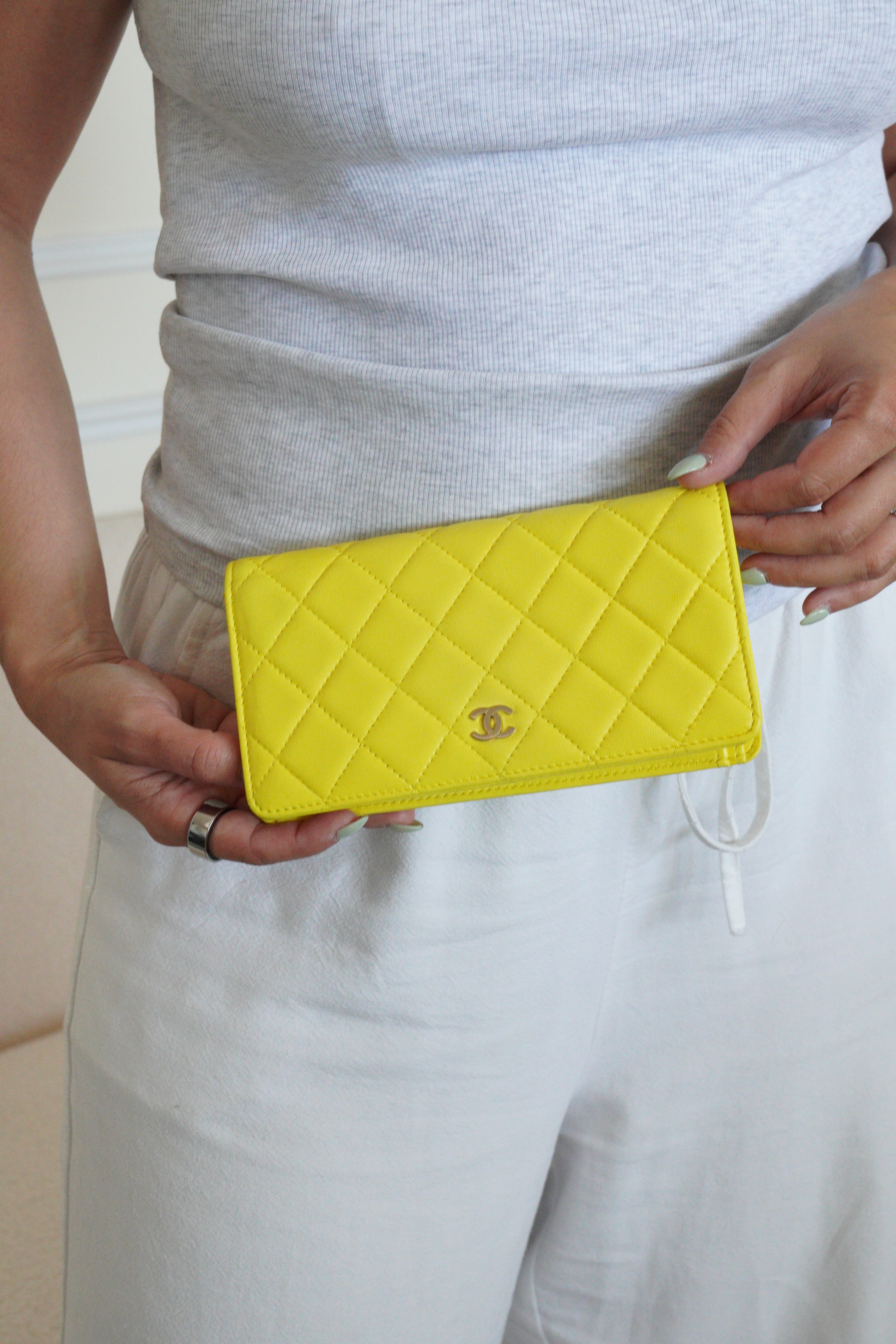 CHANEL イエロー キルティング 長財布 Chanel long wallet yellow leather – bamluxurystore