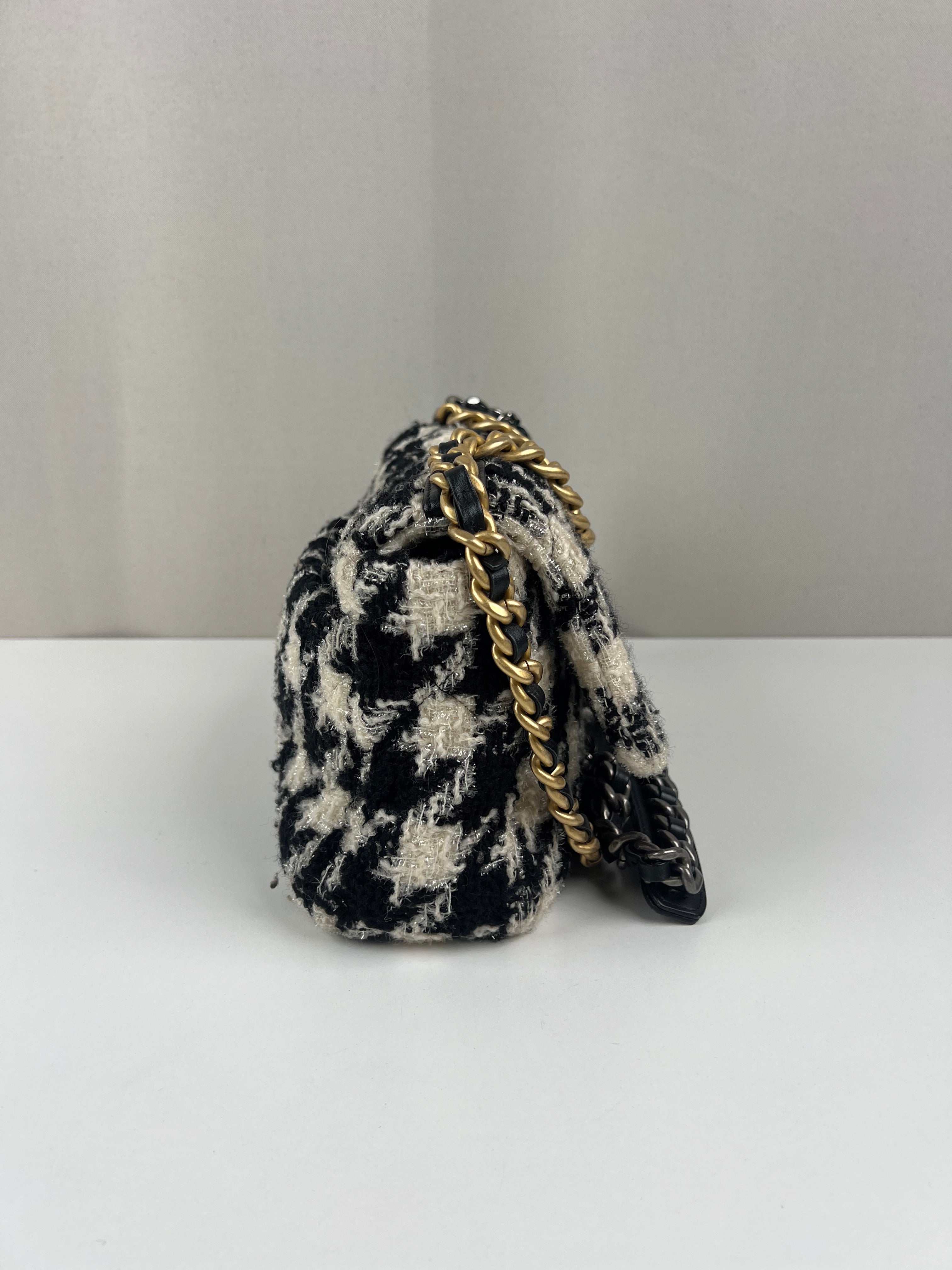 Chanel 19 tweed crossbody bag – bamluxurystore