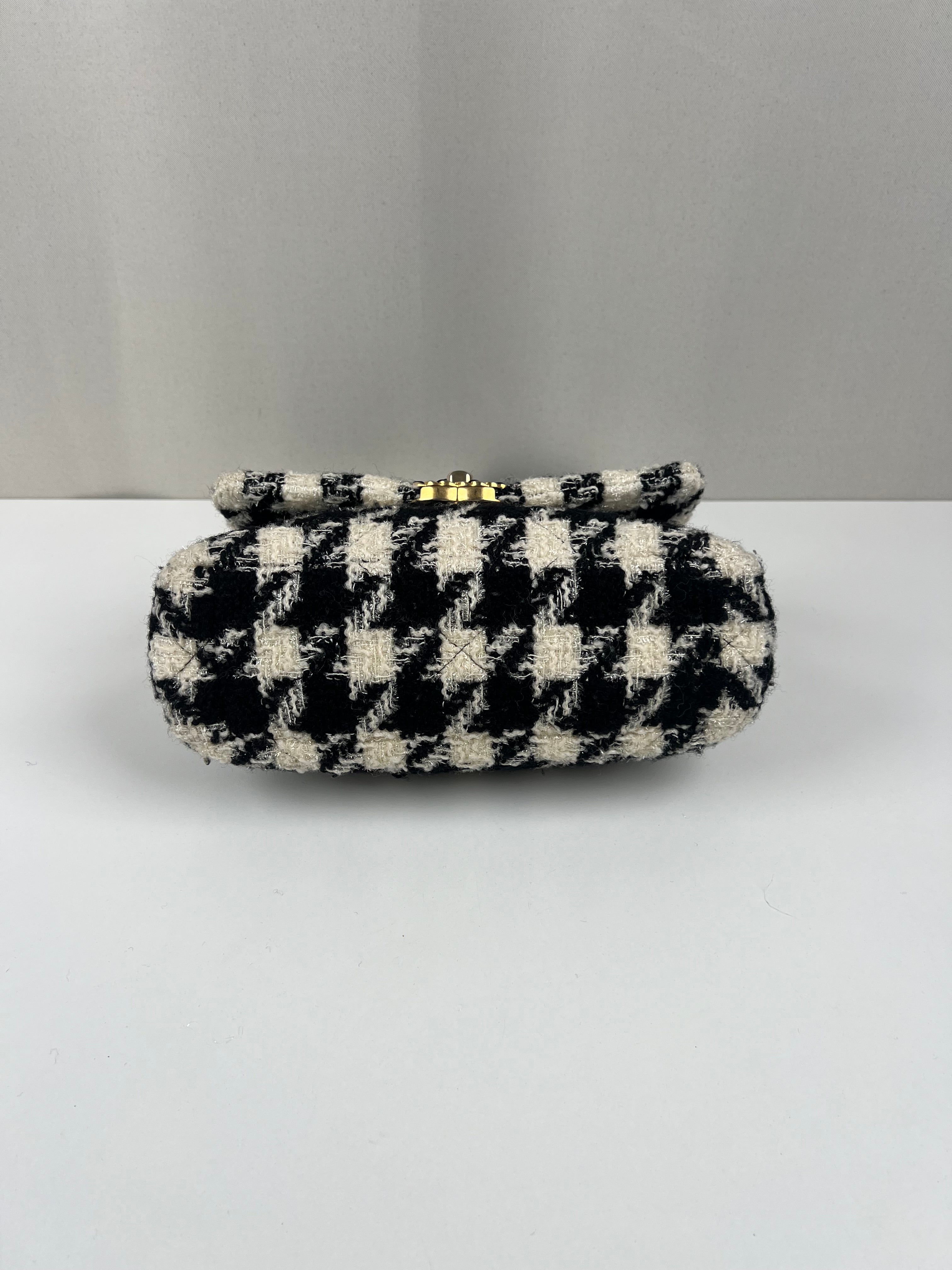 Chanel 19 tweed crossbody bag – bamluxurystore