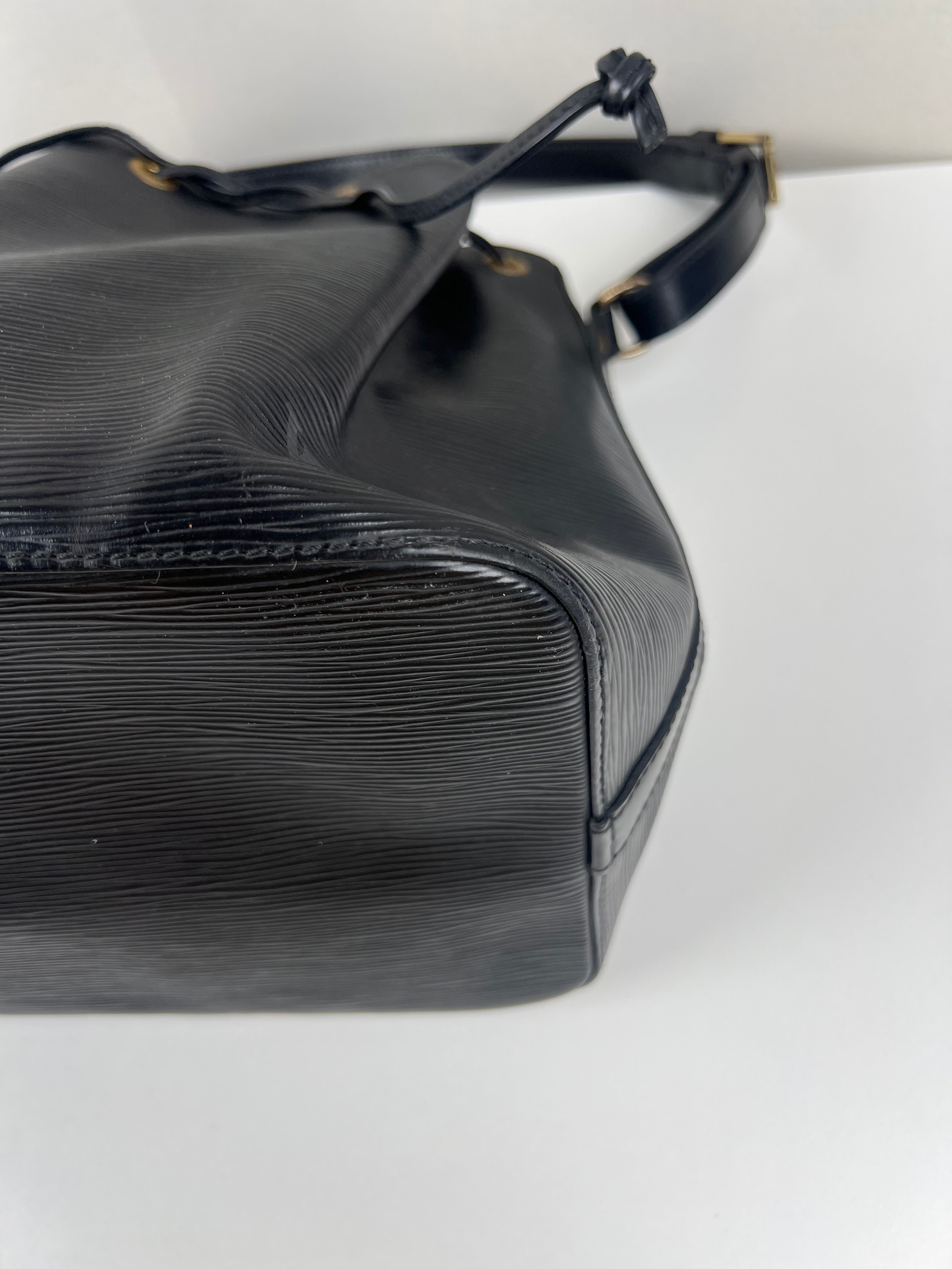 Louis Vuitton Noé PM black épi leather – bamluxurystore