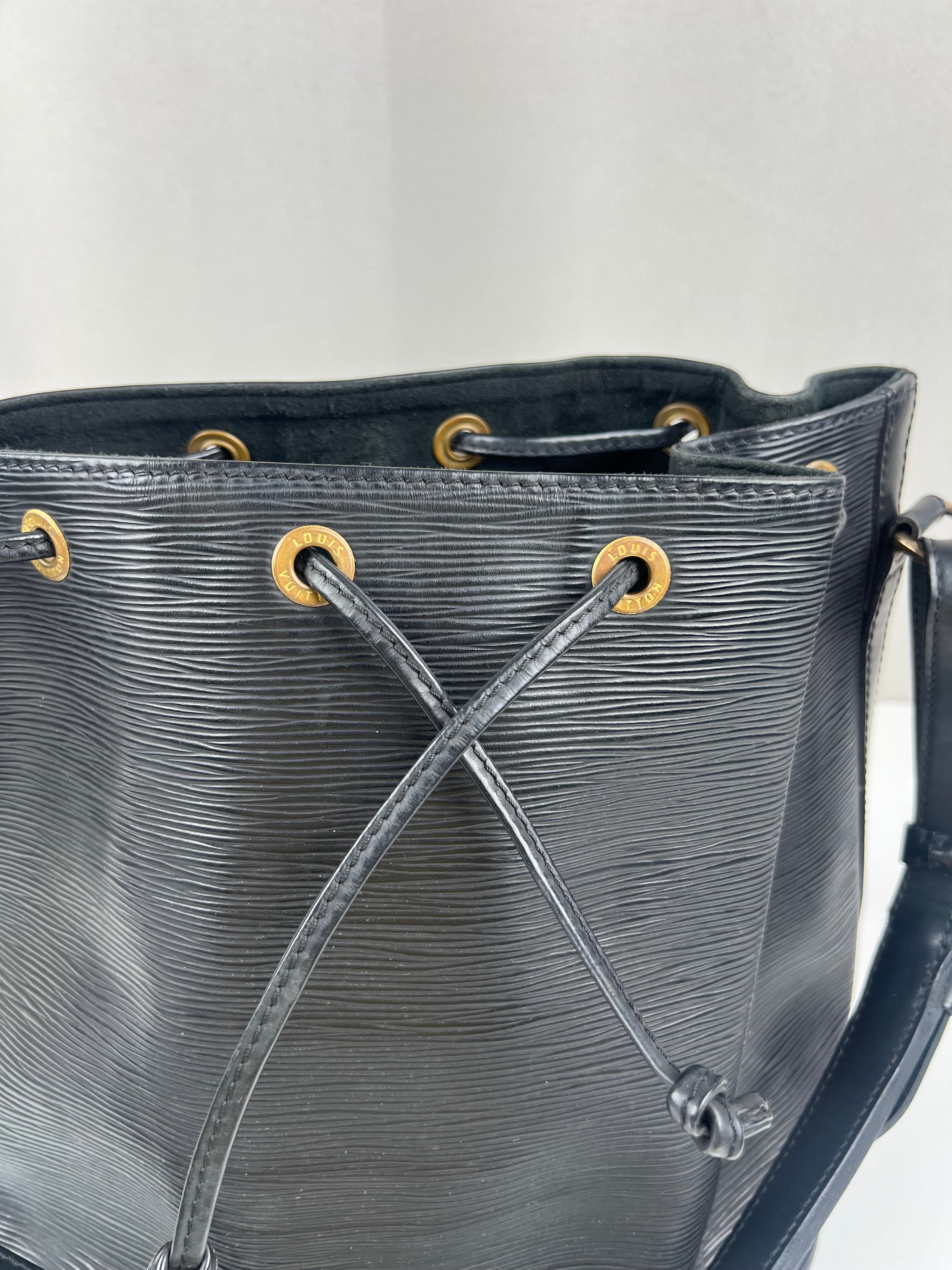 Louis Vuitton Noé PM black épi leather – bamluxurystore