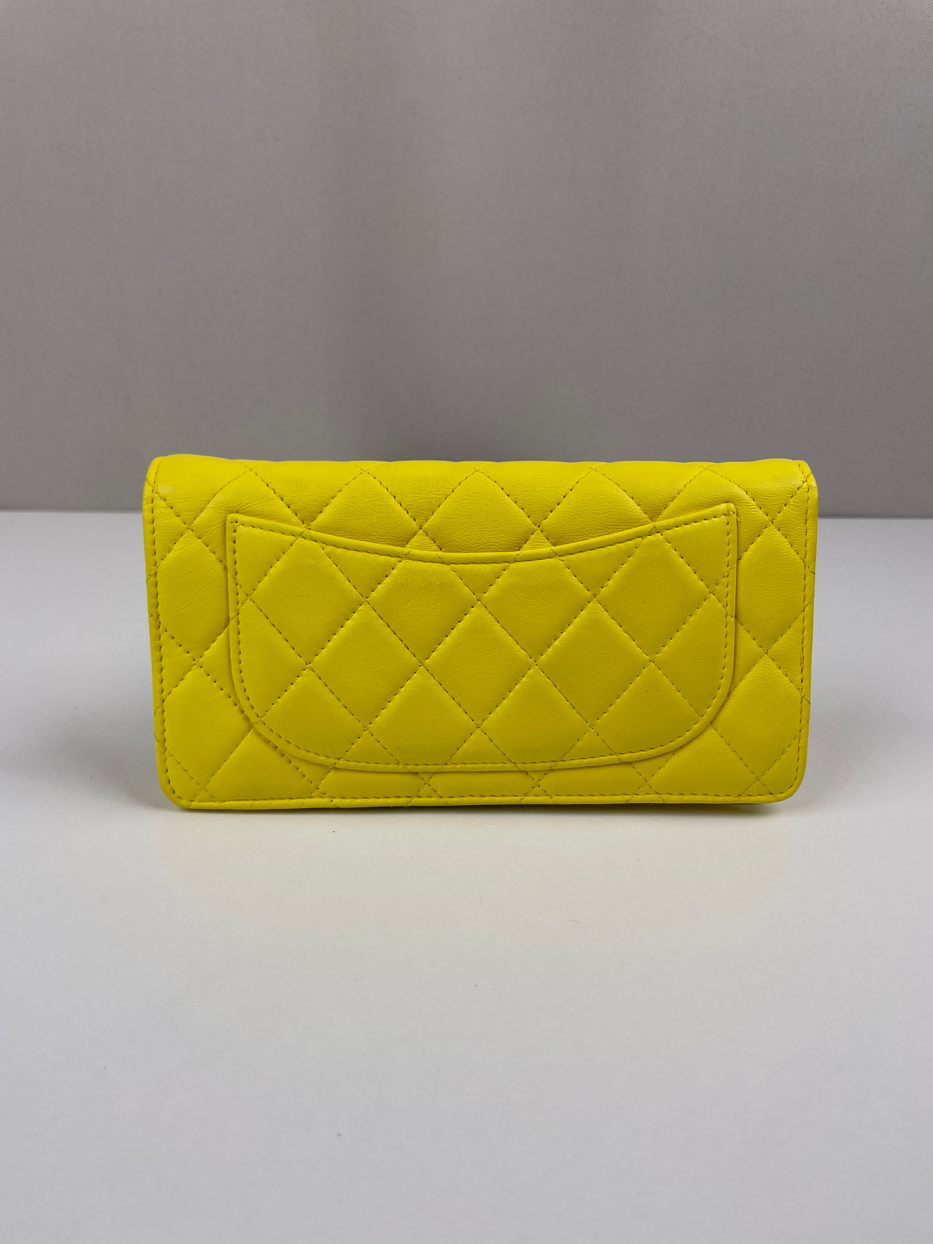 CHANEL イエロー キルティング 長財布 Chanel long wallet yellow leather – bamluxurystore