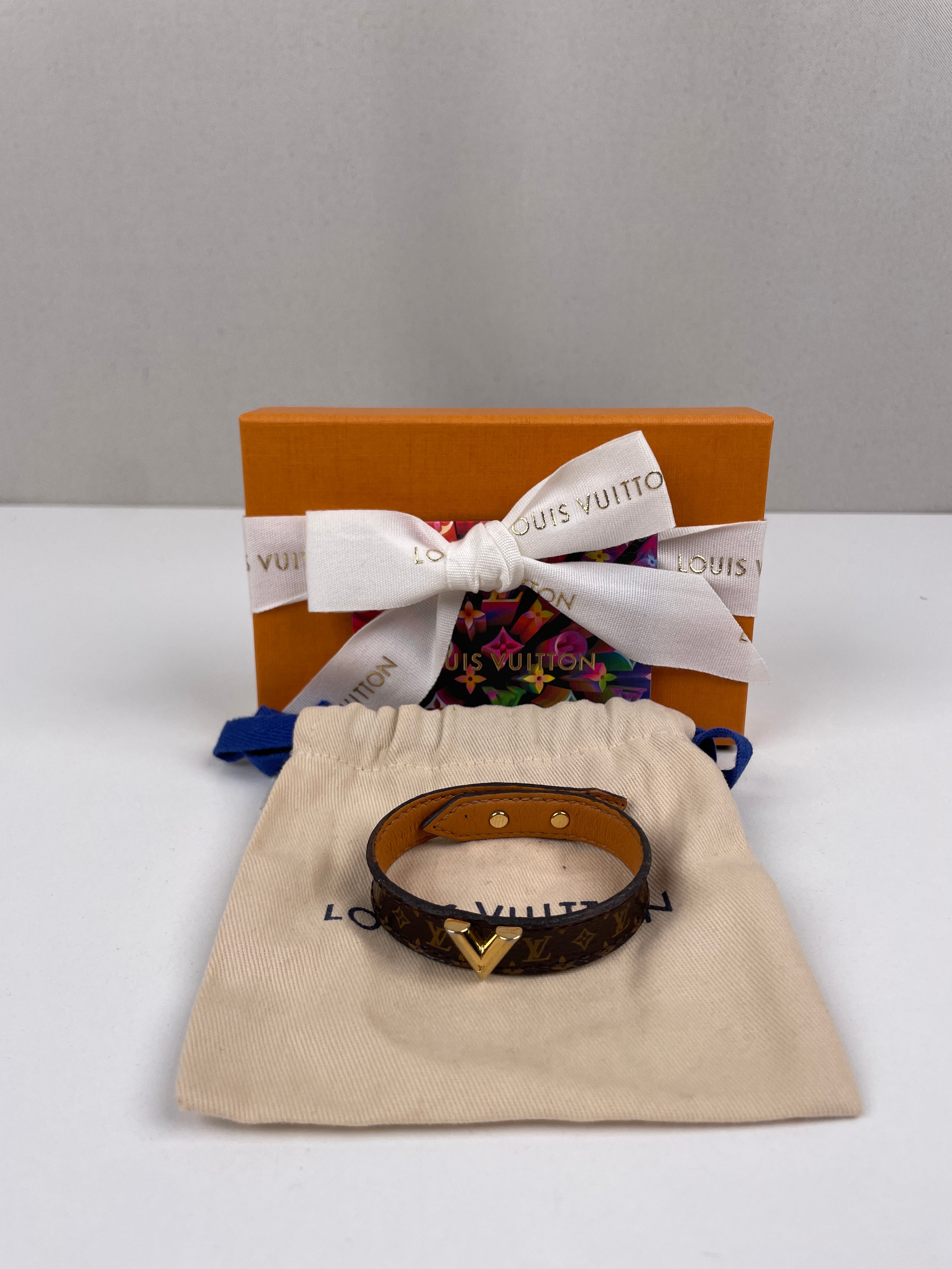 Louis Vuitton Bracelet Essential V – bamluxurystore