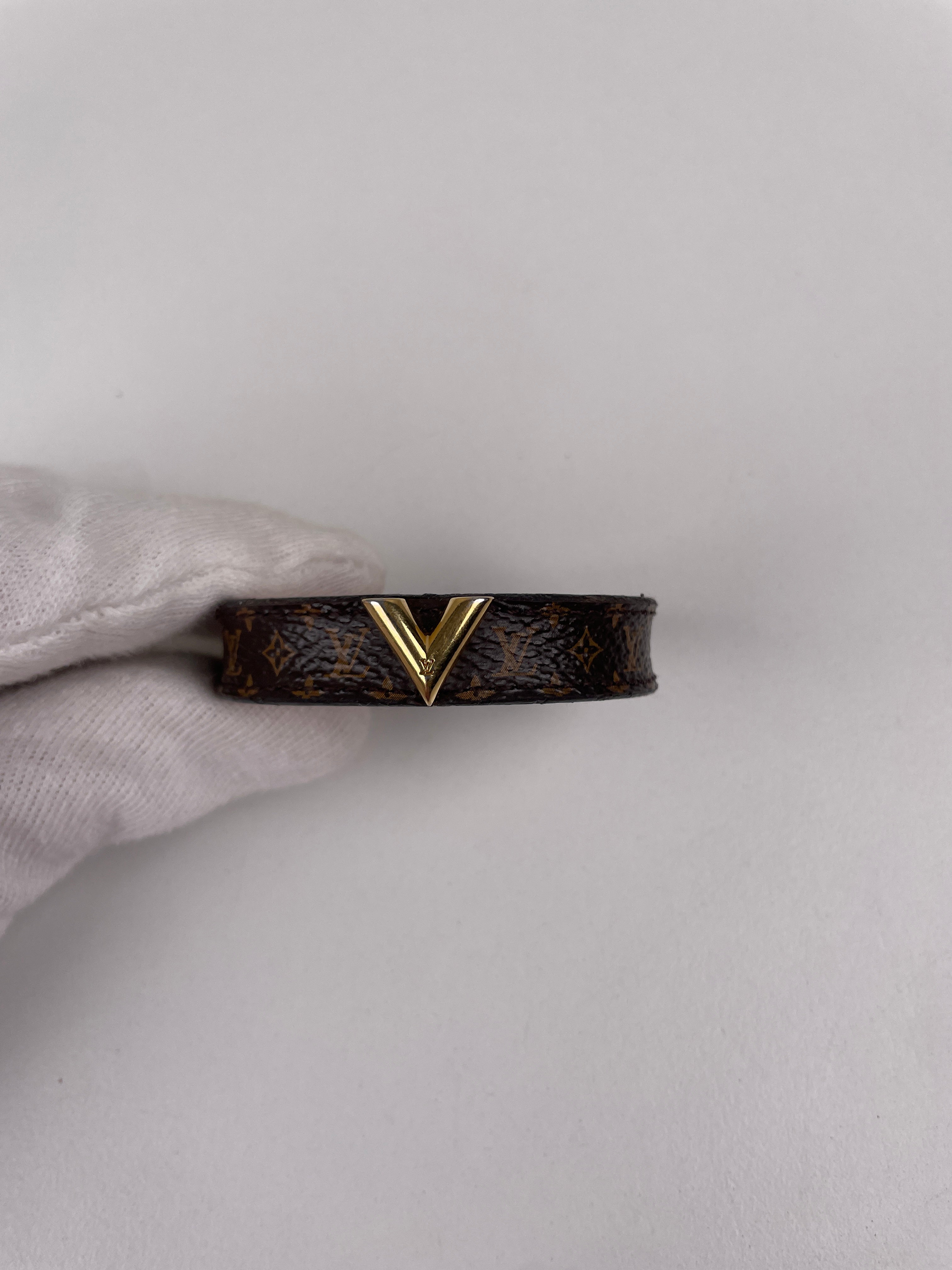 LOUIS VUITTON ブラック ゴールド ブレスレット Louis Vuitton Bracelet Essential V – bamluxurystore