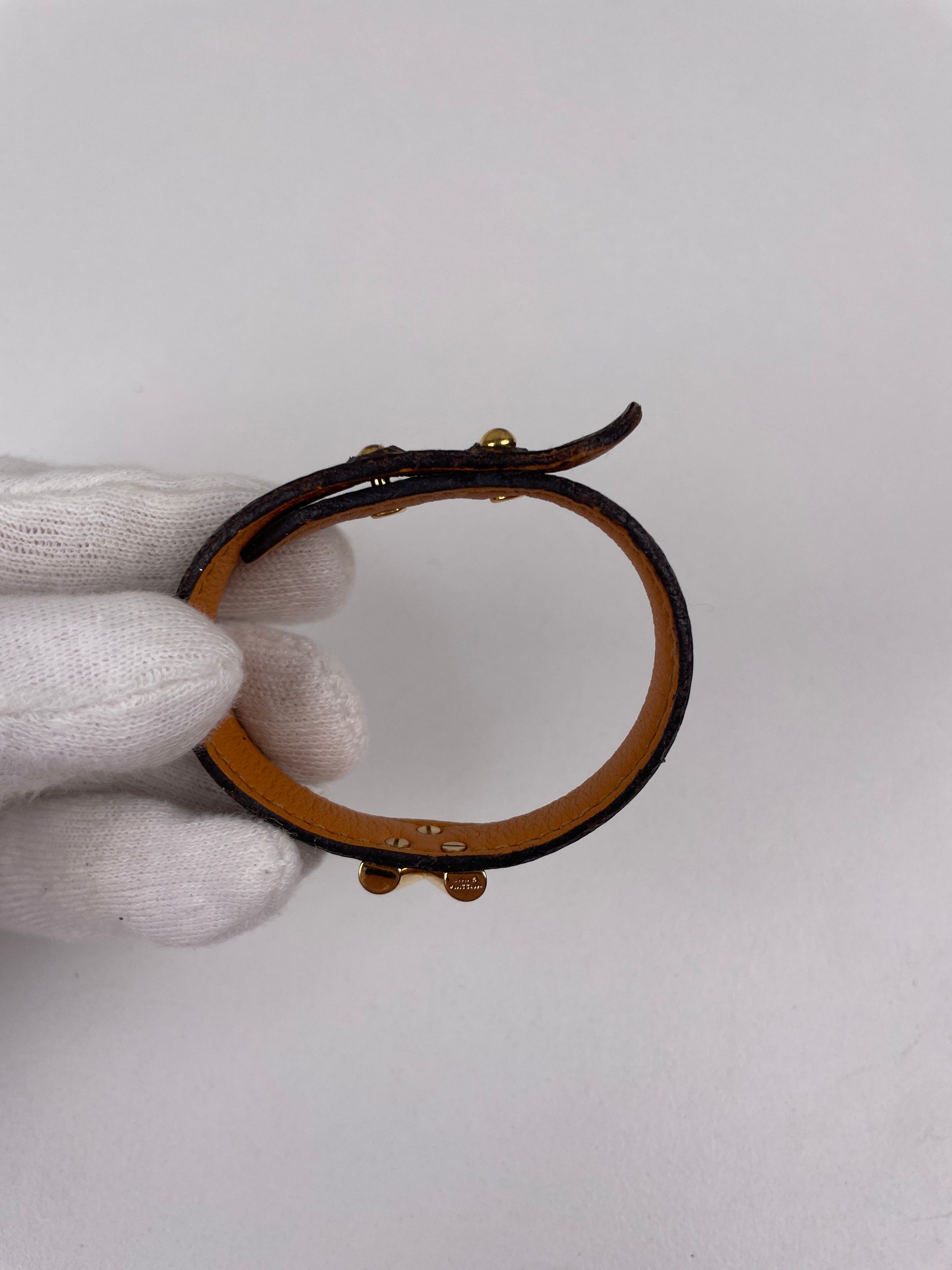 Louis Vuitton Bracelet Essential V – bamluxurystore