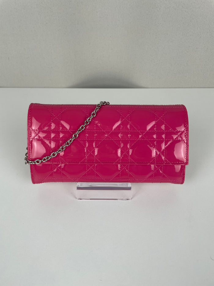 WOC petite chaine Dior en cuir verni rose