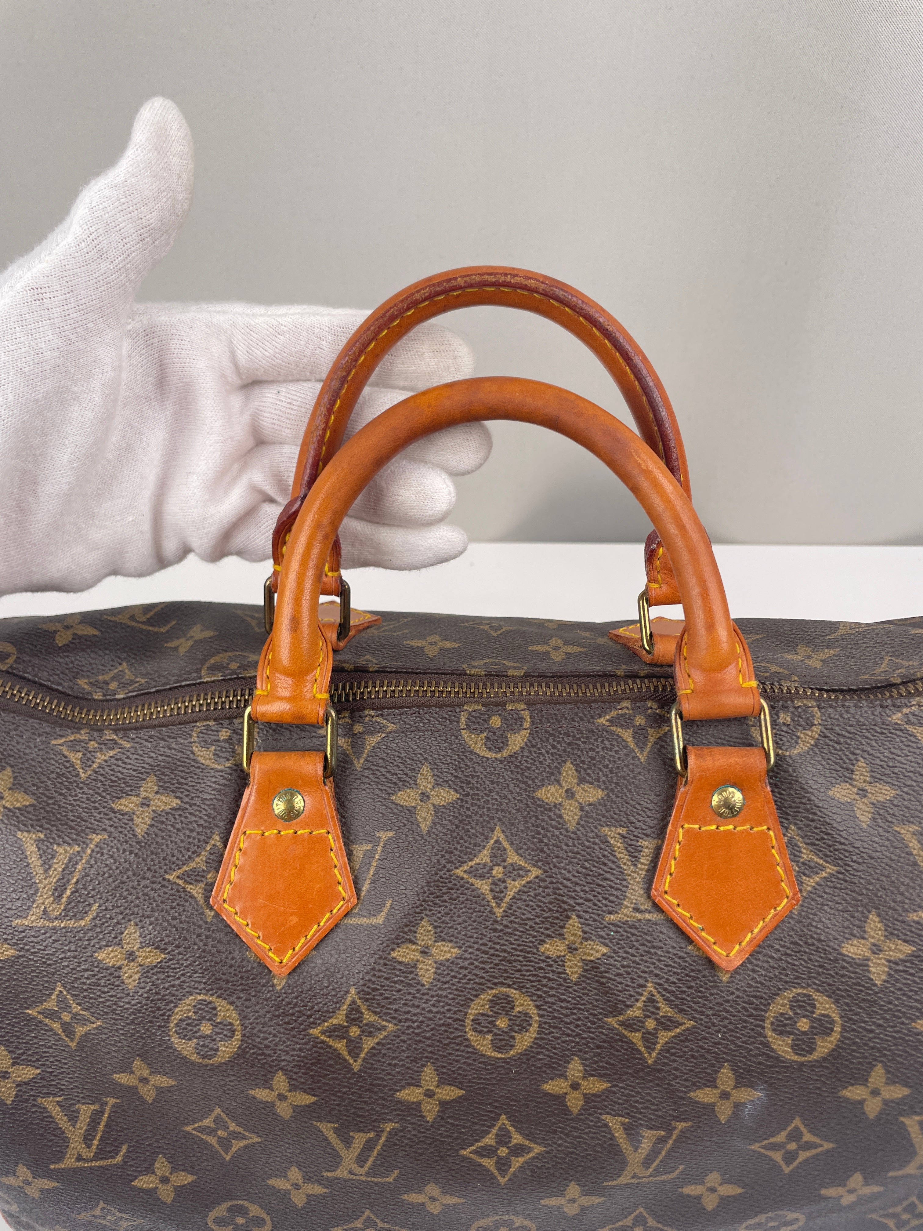 バッグ Vintage Louis Vuitton Monogram Speedy35 Louis Vuitton Speedy 35 Monogram Canvas – bamluxurystore