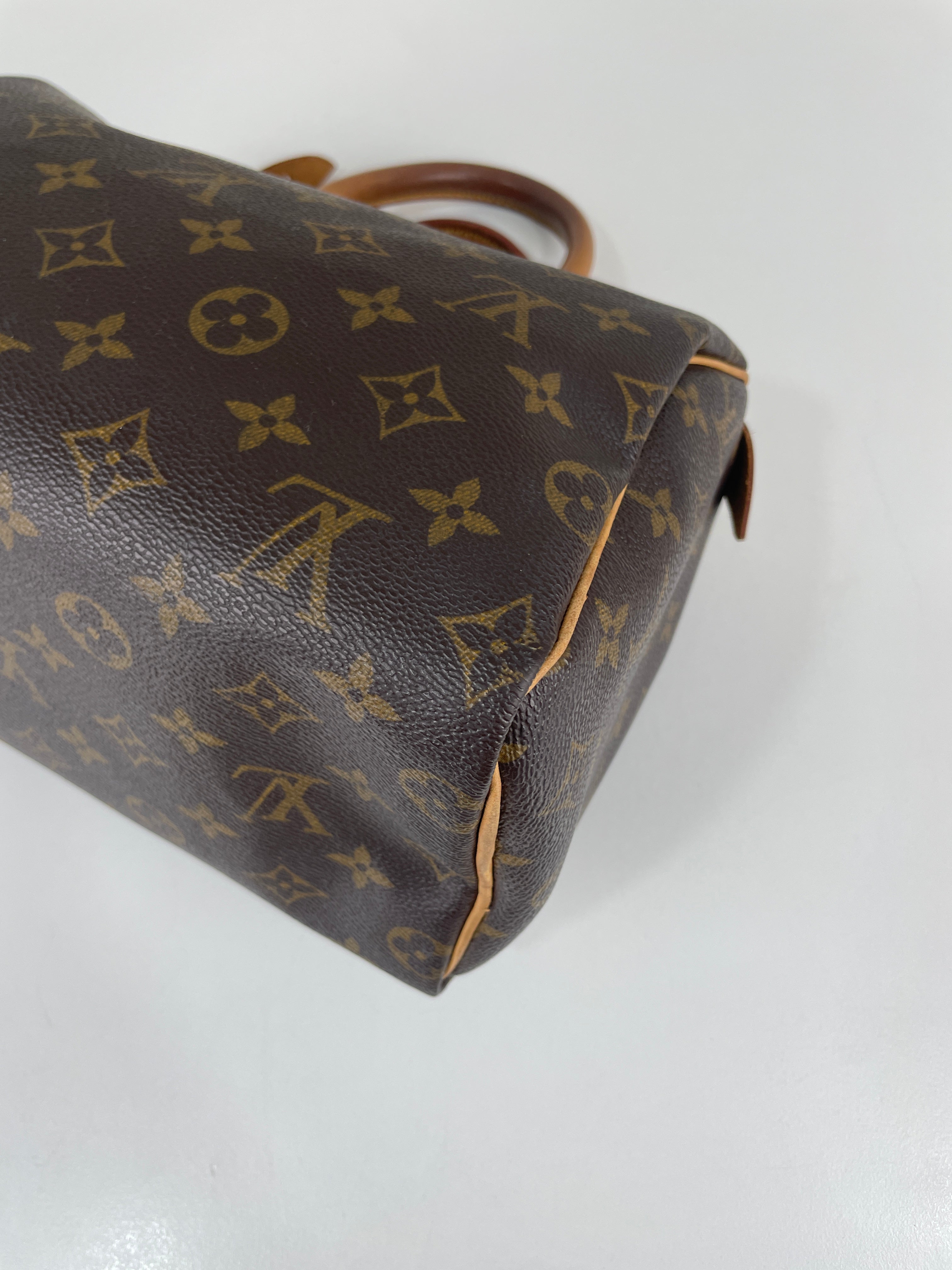 Louis Vuitton Speedy 25 Bag with shoulder strap Monogram Canvas