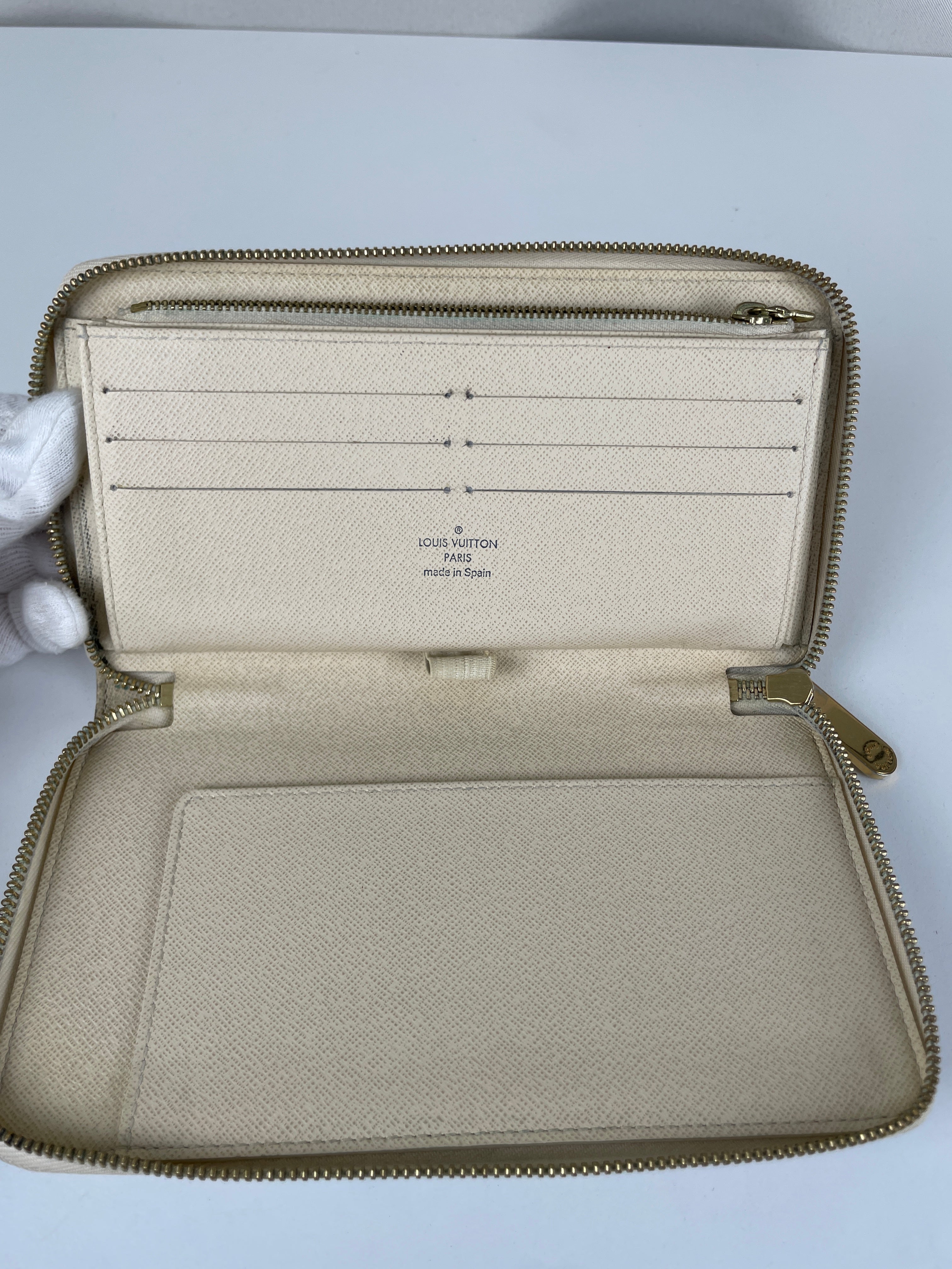 Louis Vuitton Zippy Organizer wallet damier azur canvas