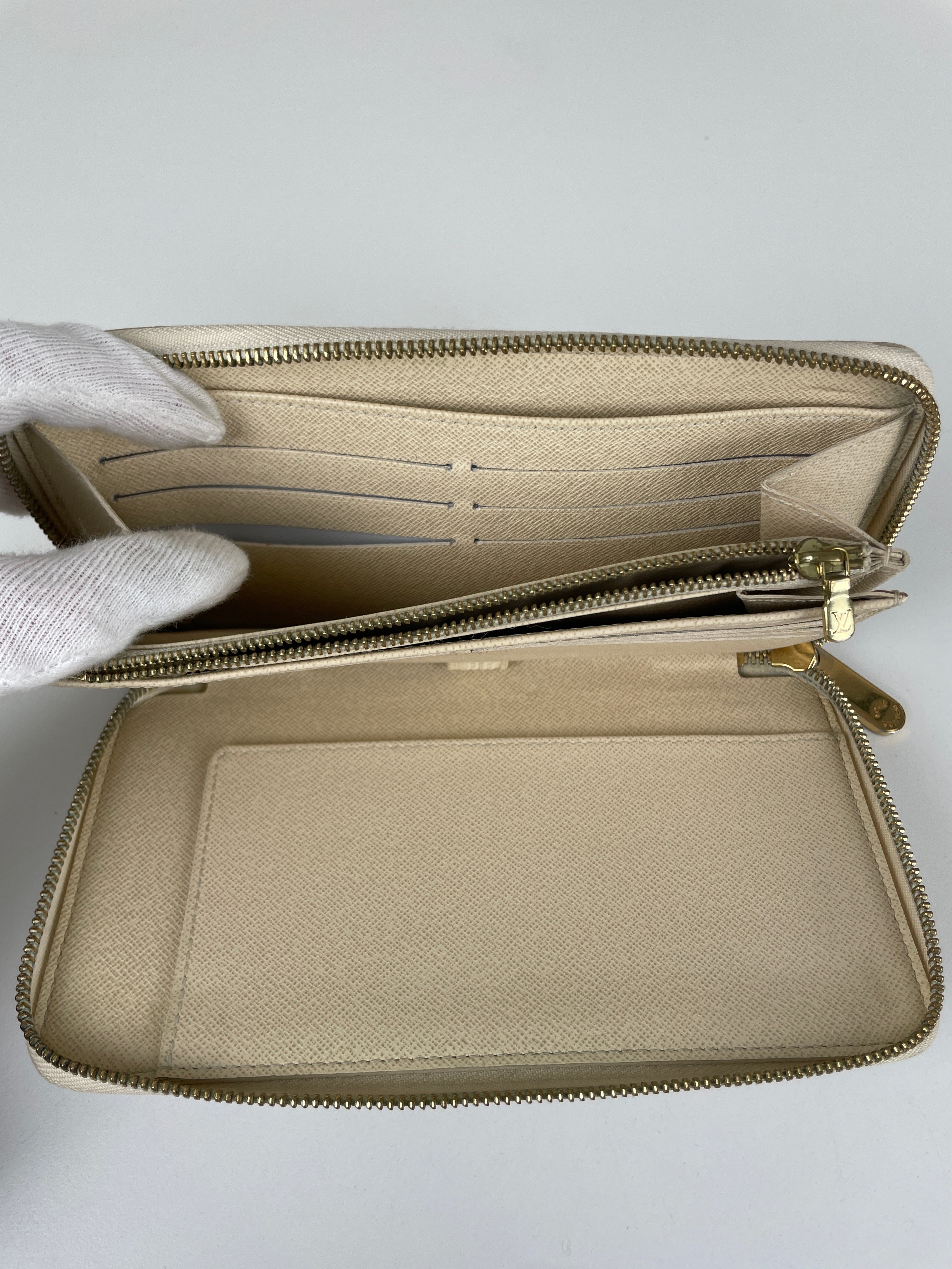 Louis Vuitton Zippy Organizer wallet damier azur canvas