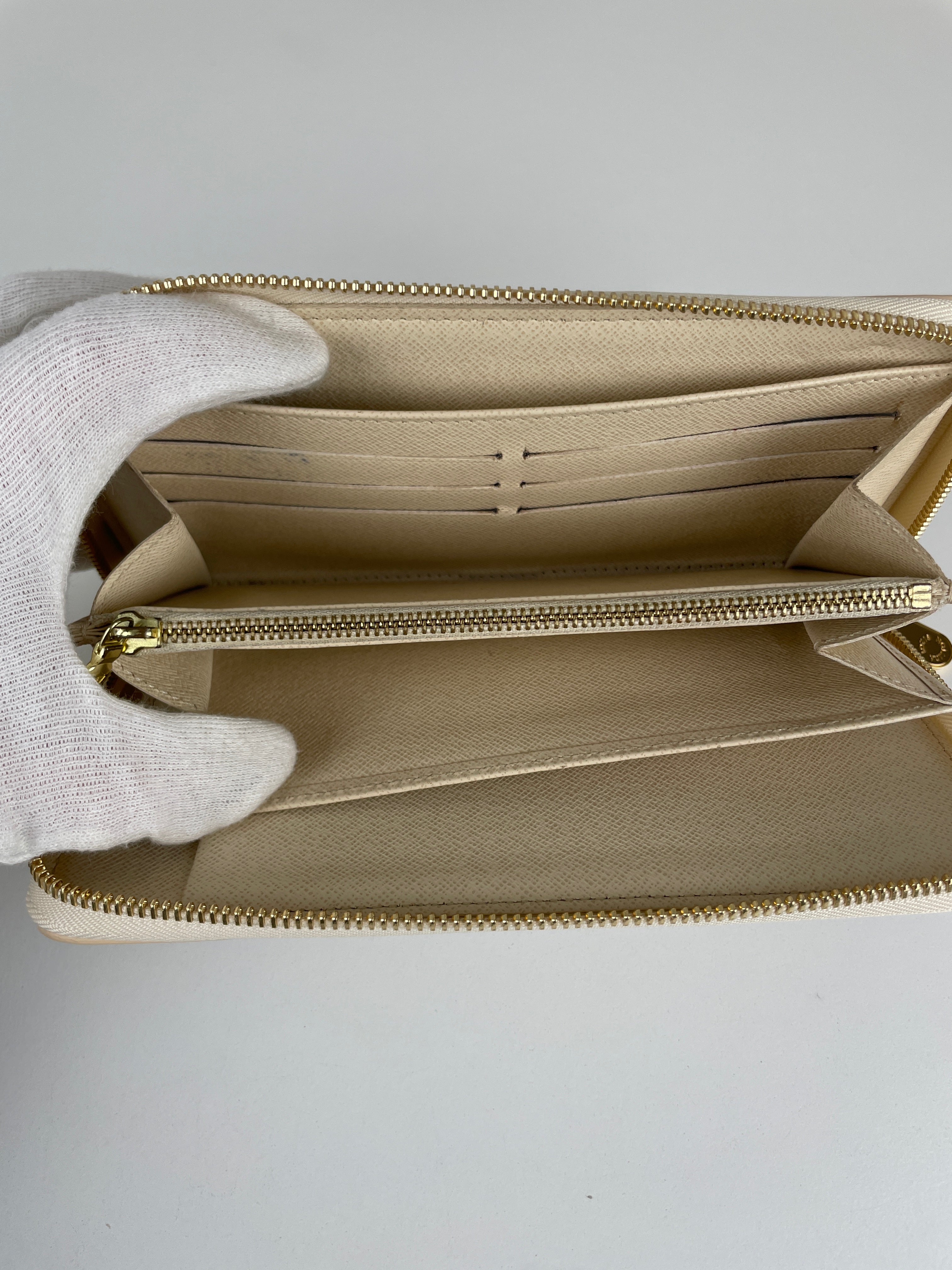 Louis Vuitton Zippy Organizer wallet damier azur canvas