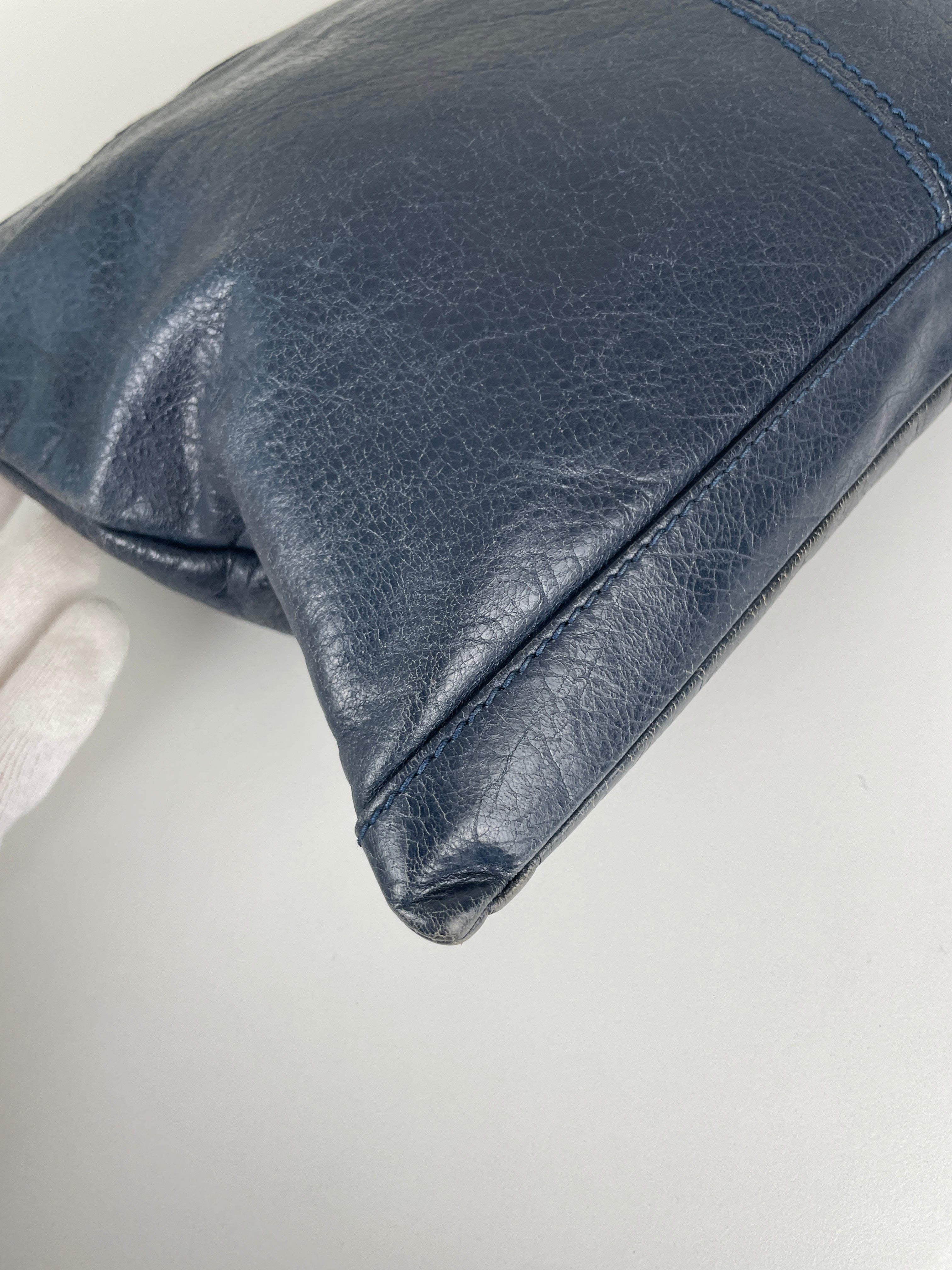 Balenciaga pouch city clip in blue crinkled leather – bamluxurystore
