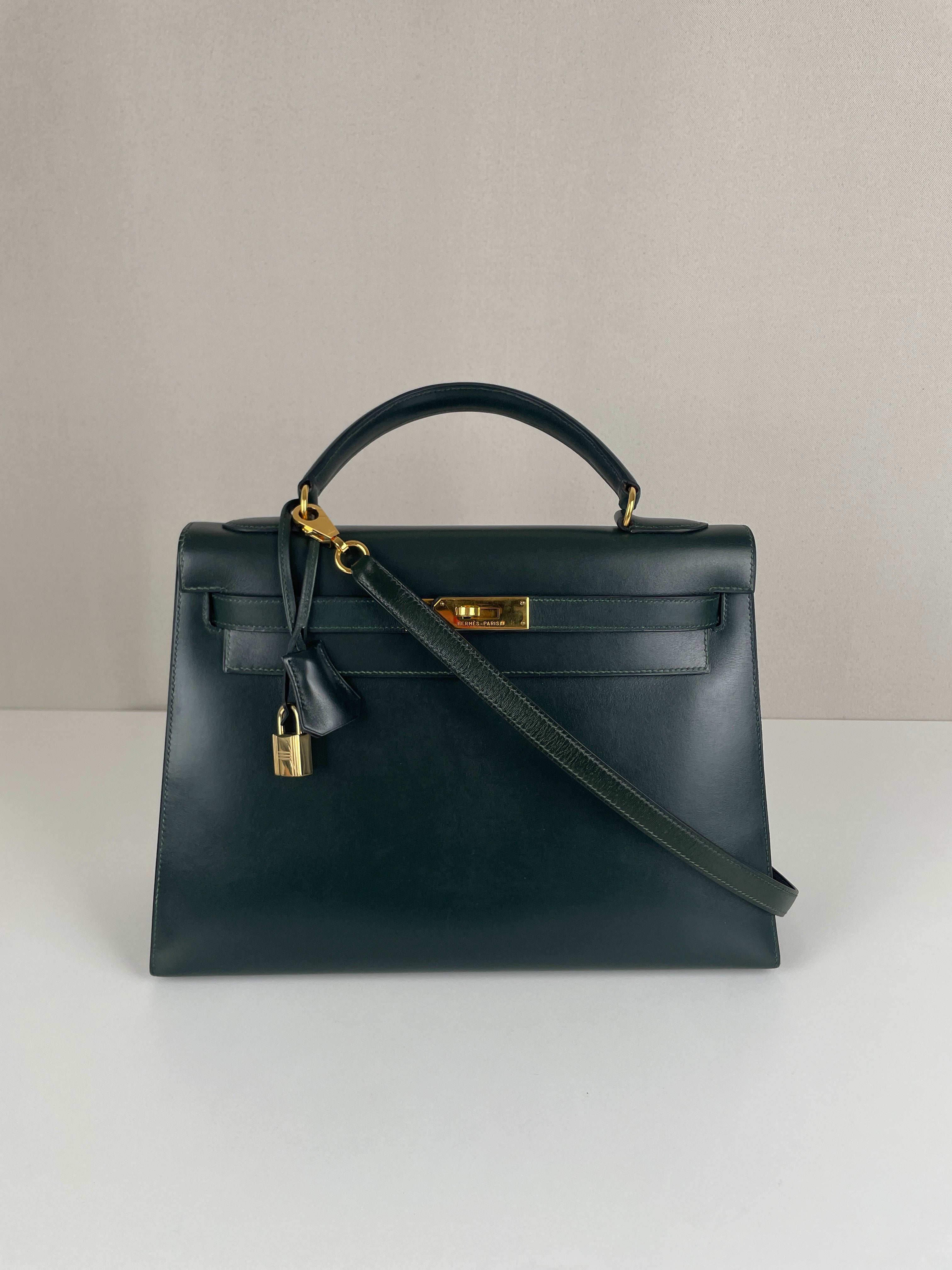 Hermès Kelly 32 vert foncé box leather gold hardware – bamluxurystore