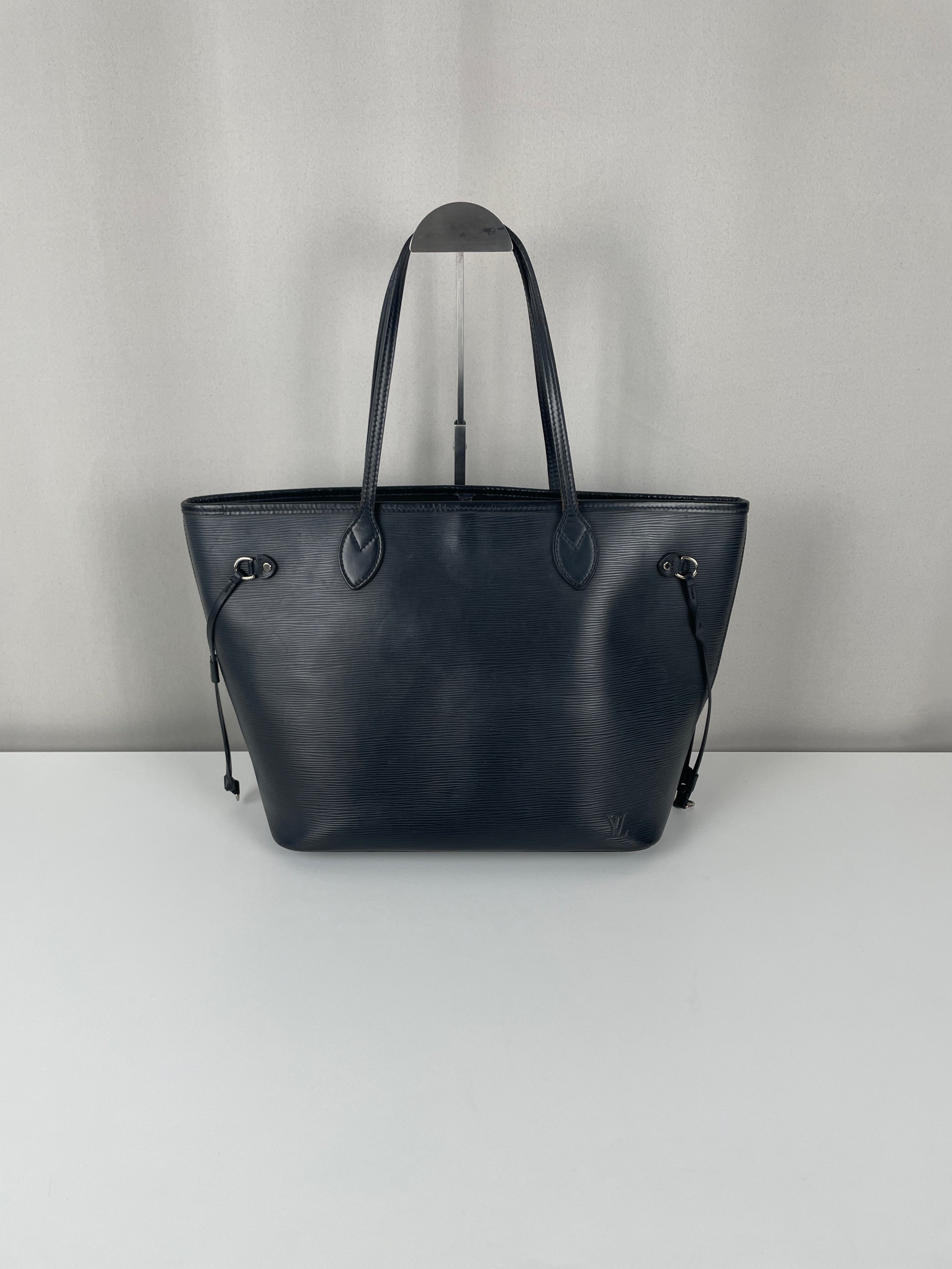 Louis Vuitton Neverfull MM black epi leather tote bag from 2018