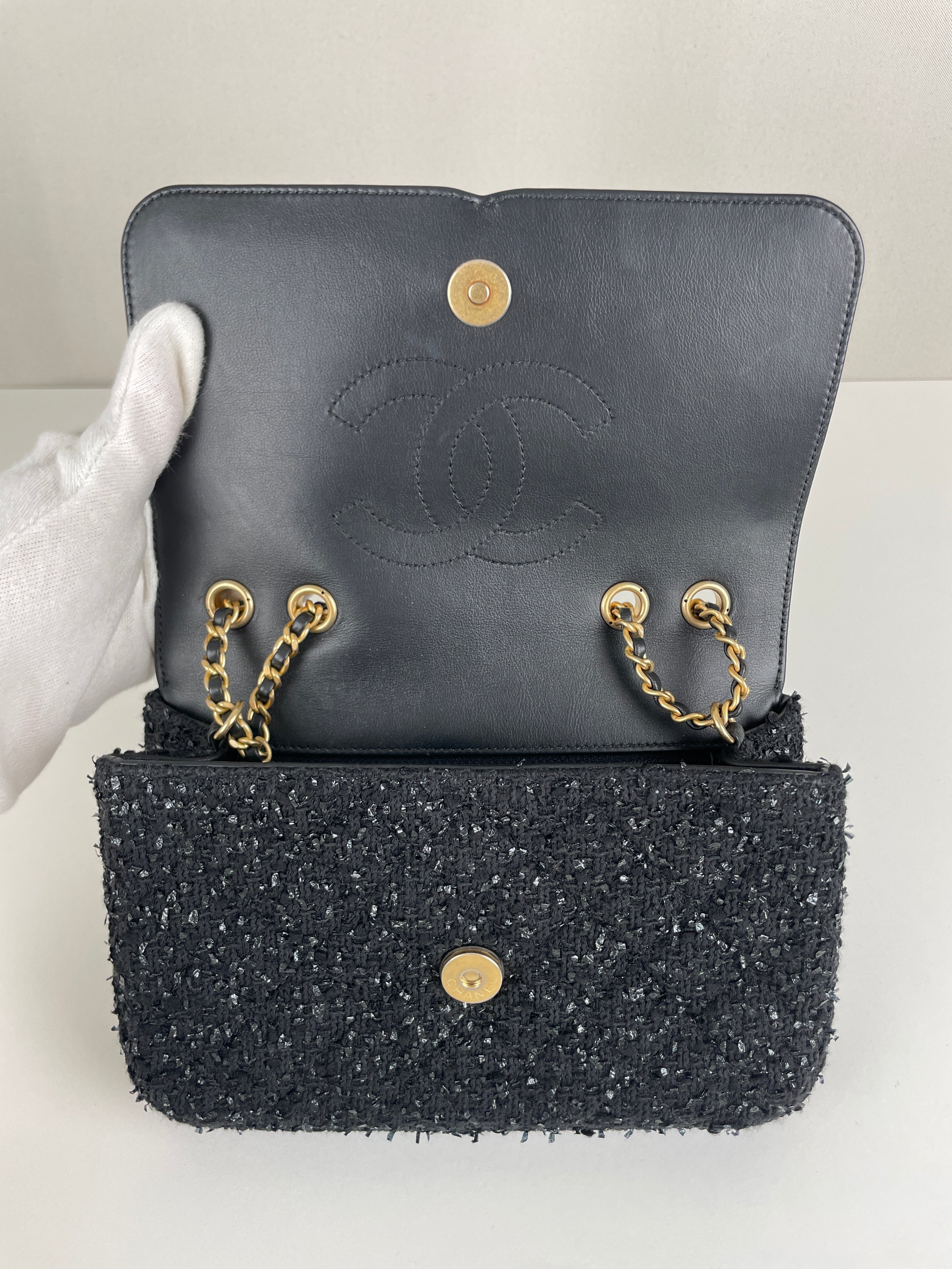 Chanel black tweed crossbody bag – bamluxurystore