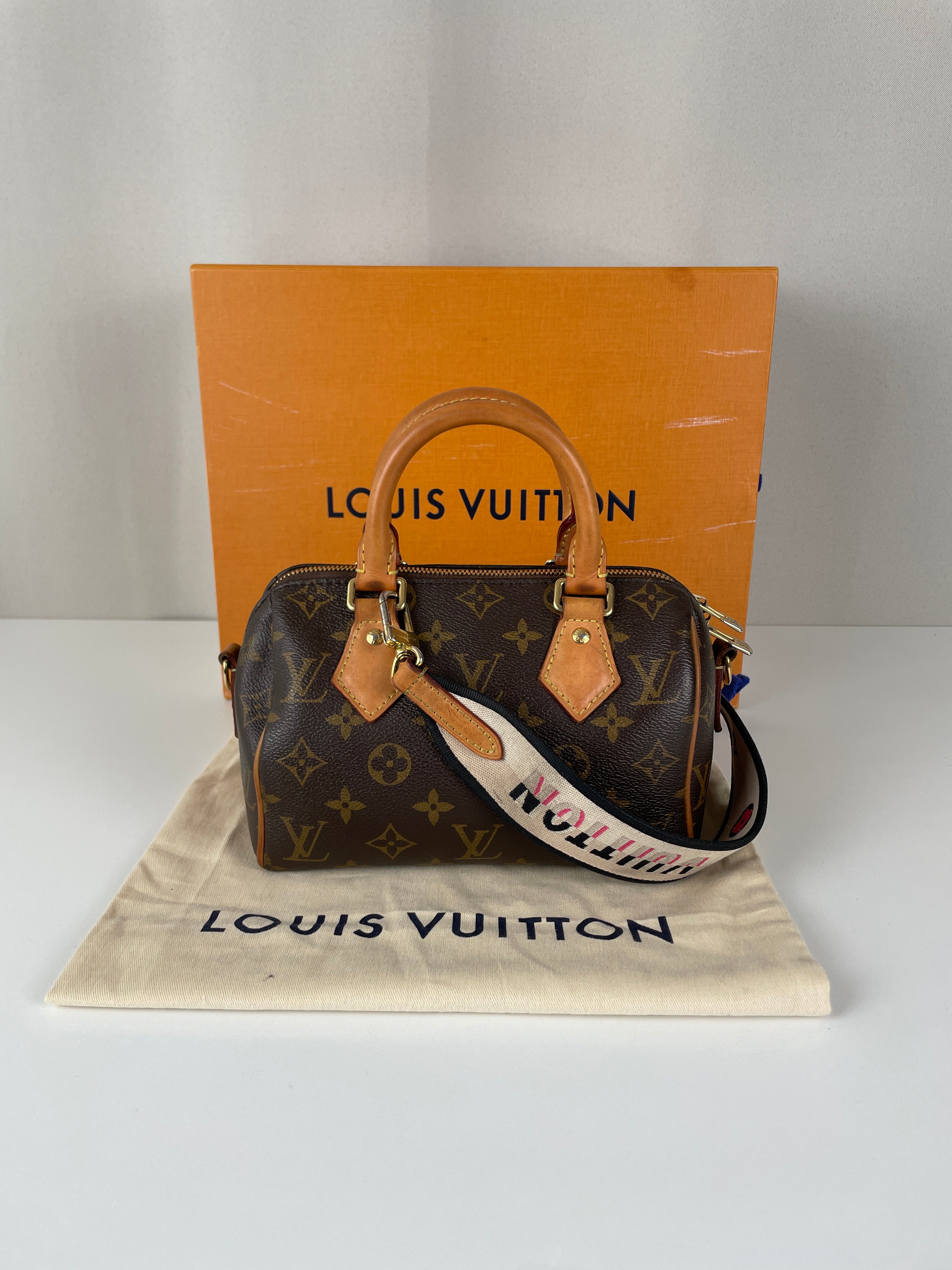 Speedy 20 monogram Louis Vuitton with strap – bamluxurystore