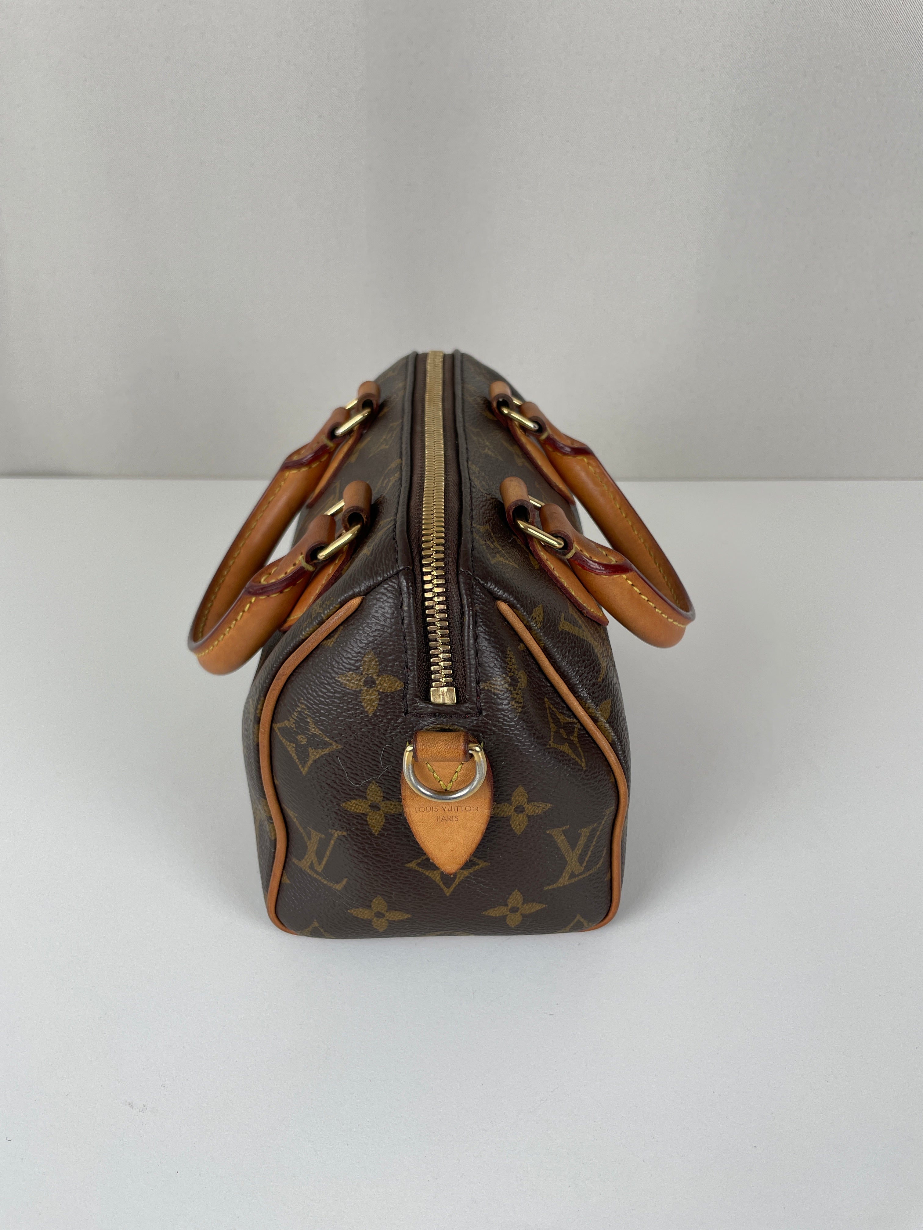 Speedy 20 monogram Louis Vuitton with strap – bamluxurystore