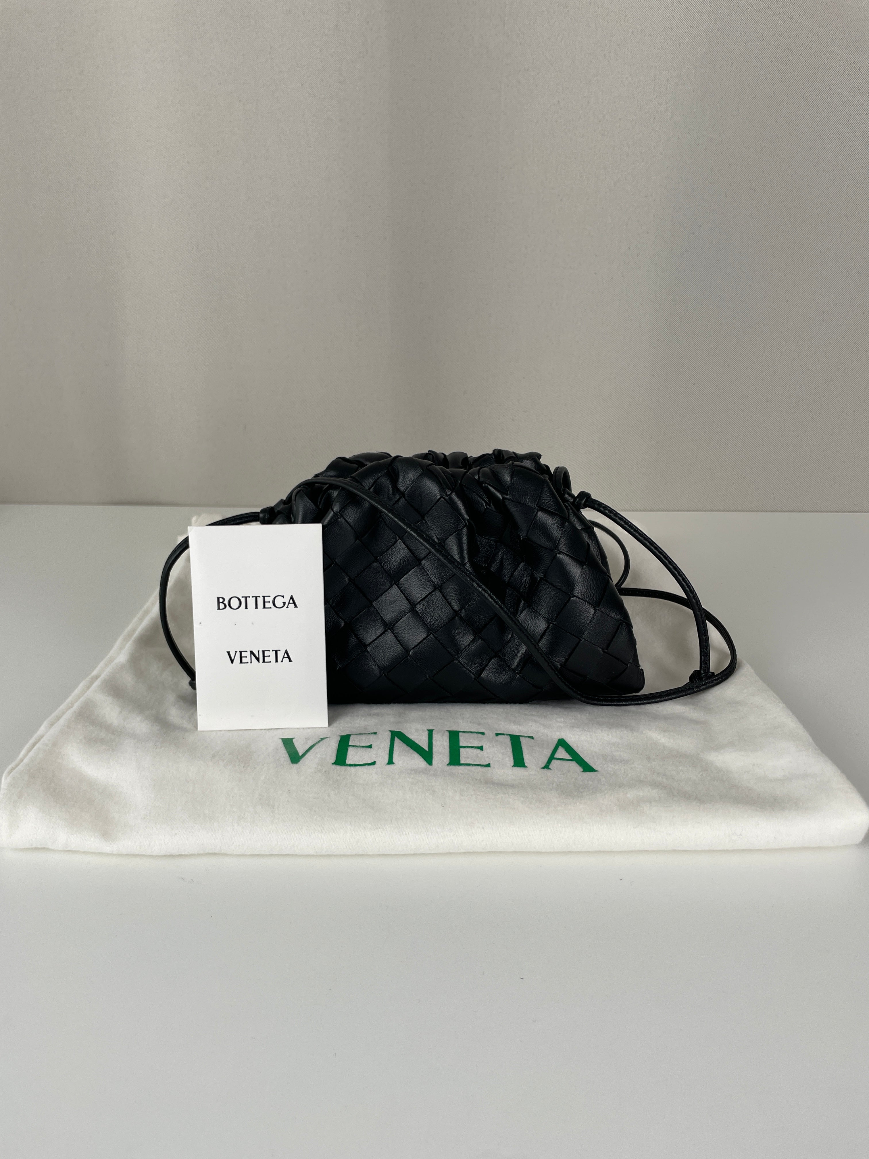 Bottega Veneta ブラックバック Bottega Veneta black intrecciato crossbody bag pouch – bamluxurystore