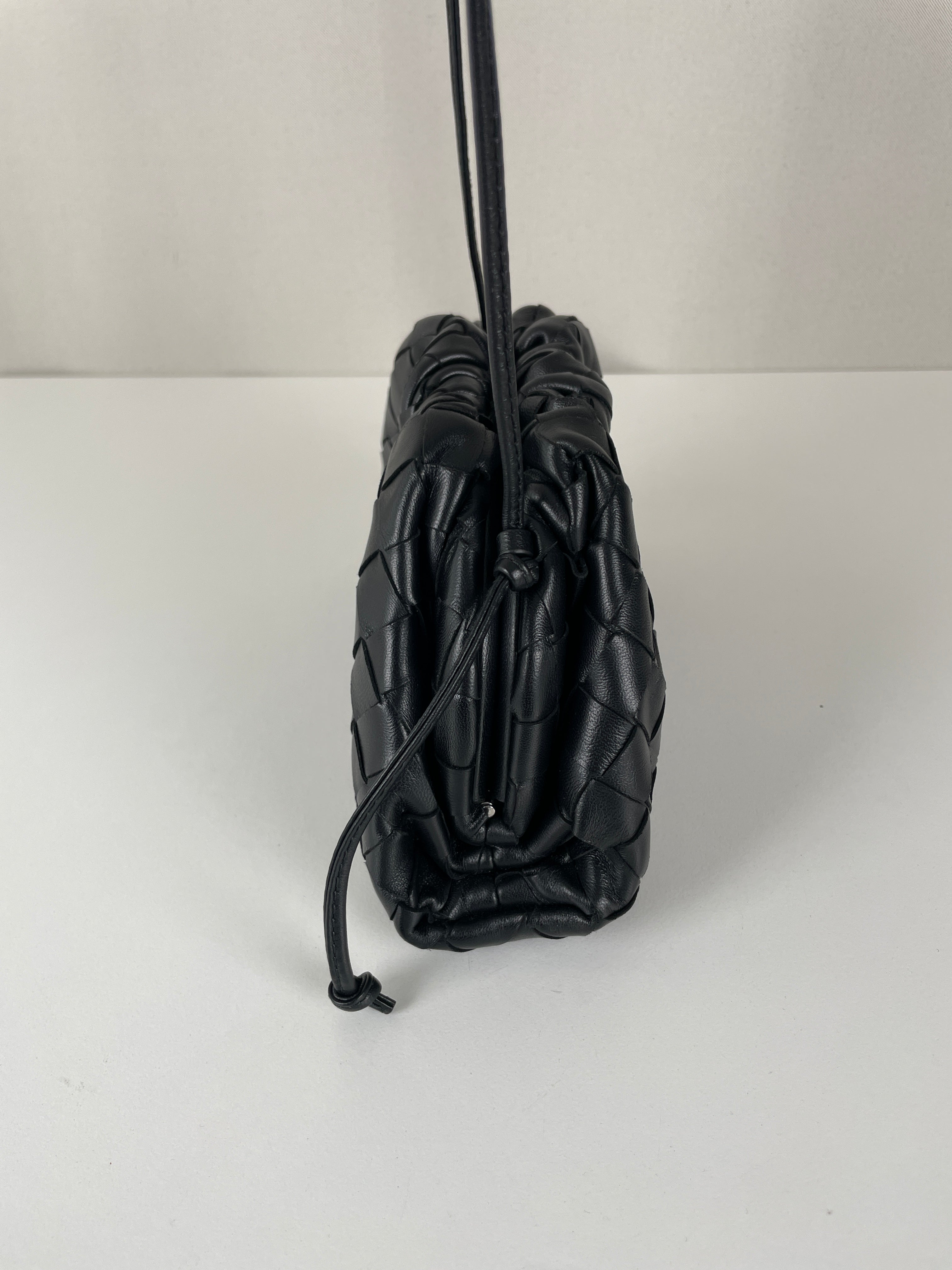 Bottega Veneta black intrecciato crossbody bag pouch – bamluxurystore