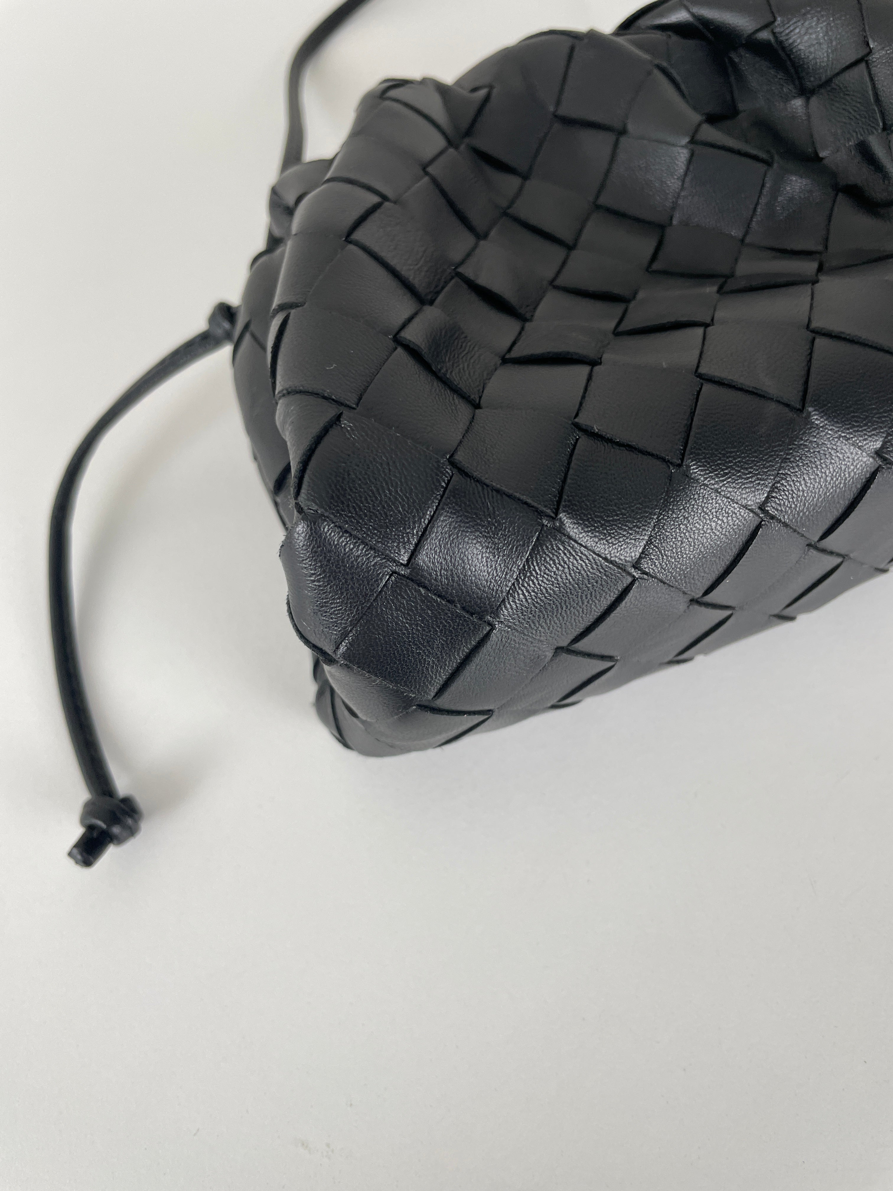 Bottega Veneta black intrecciato crossbody bag pouch – bamluxurystore