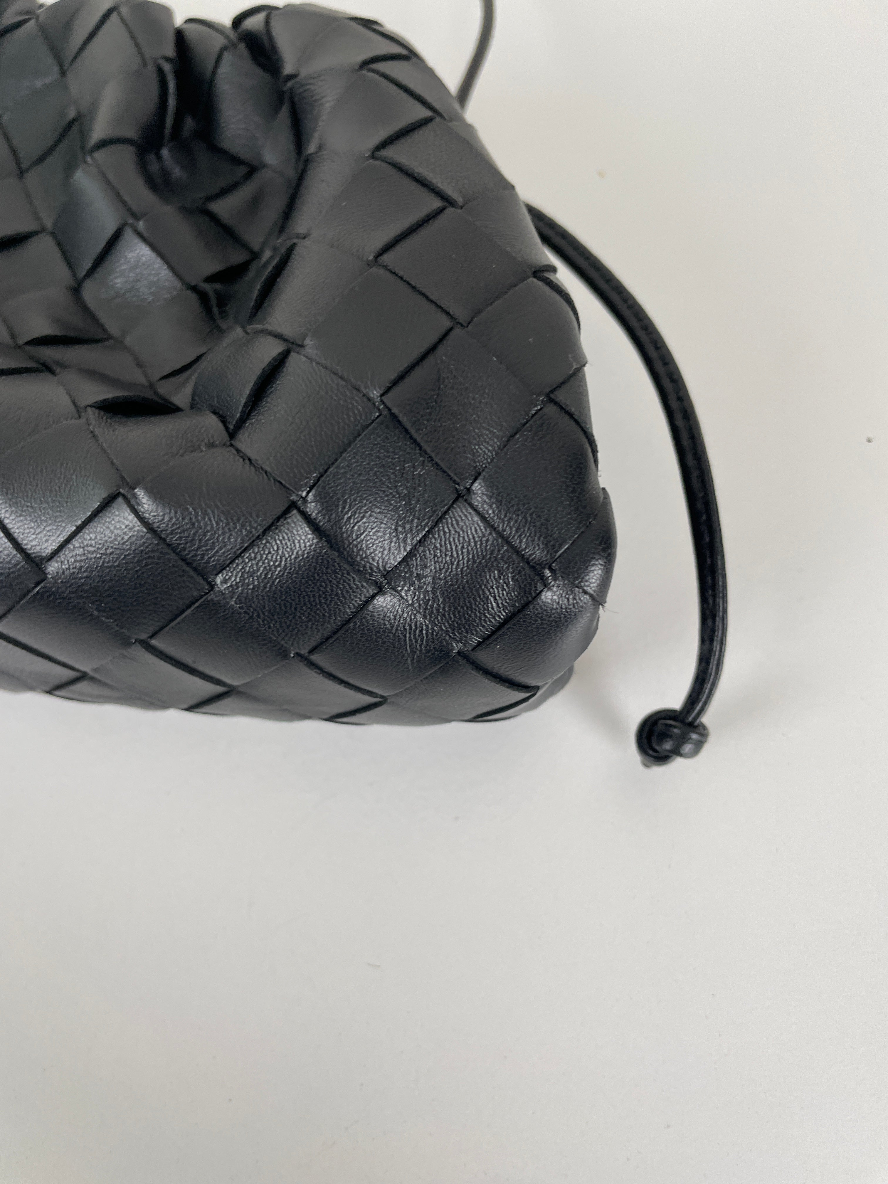 Bottega Veneta black intrecciato crossbody bag pouch – bamluxurystore