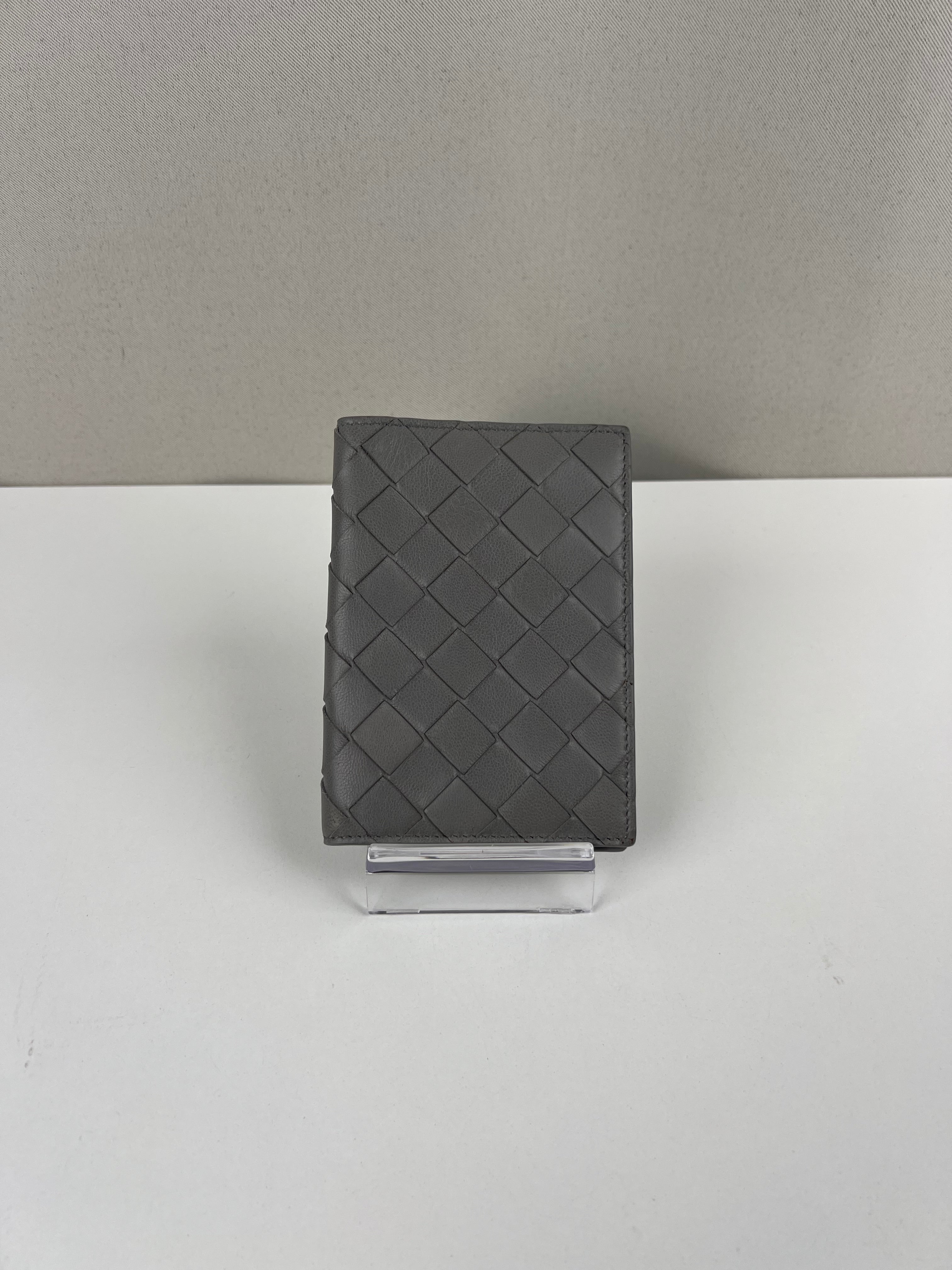 Bottega Veneta Grey leather card holder – bamluxurystore