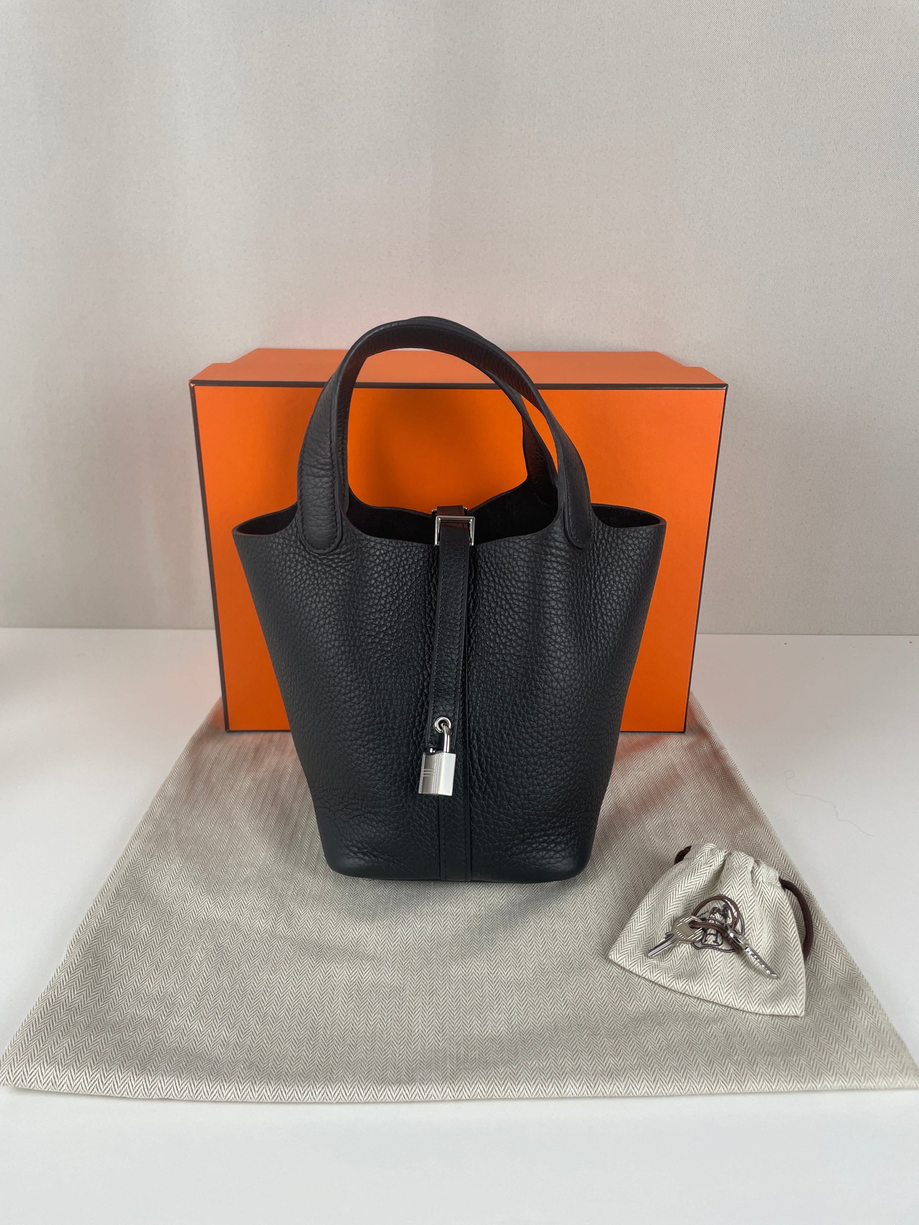 Hermès Picotin 18 Black Leather Excellent condition as new