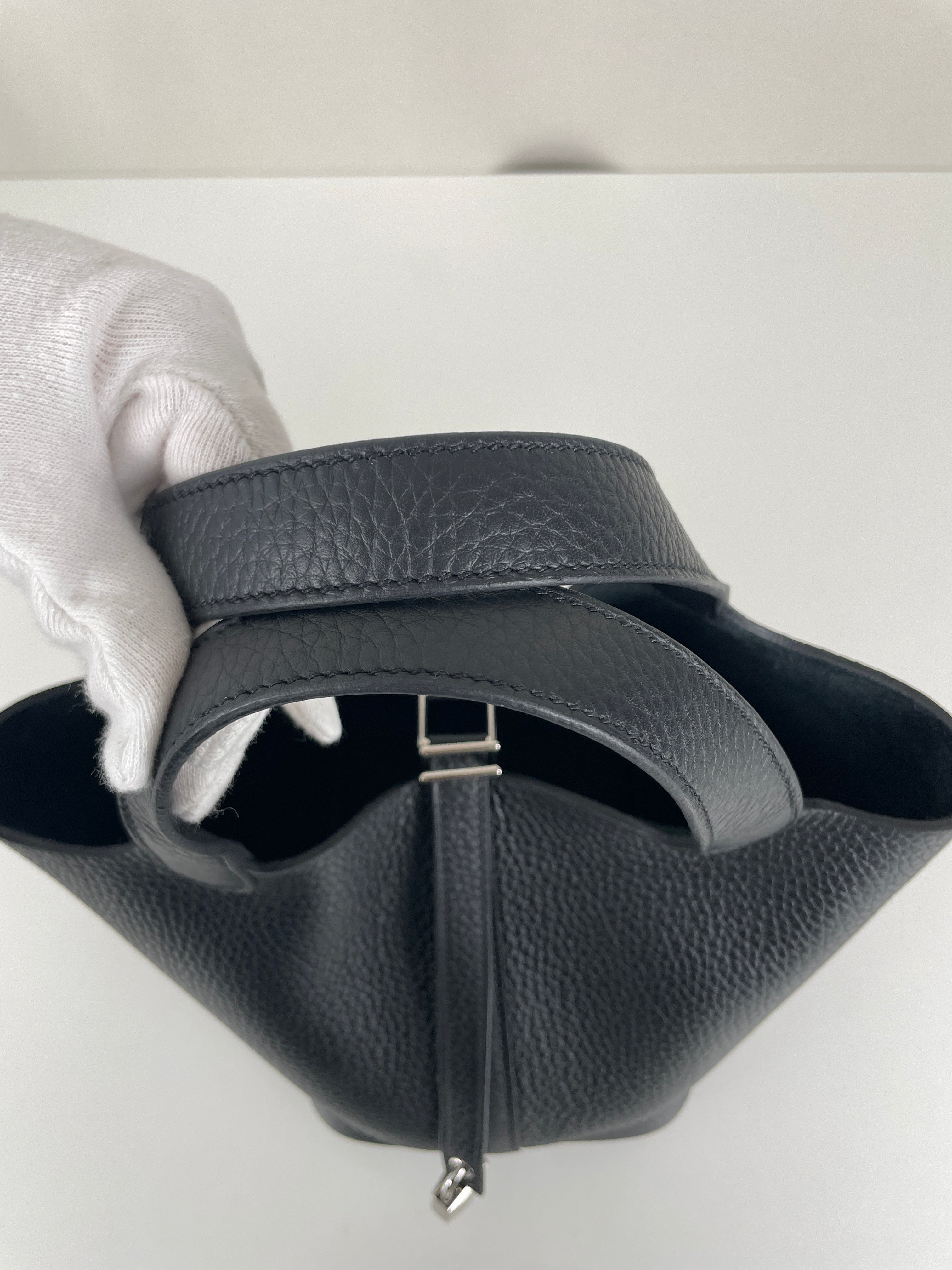 HERMES ブラック レザー手袋 サイズ8 Hermès Picotin 18 Black Leather Excellent condition as new