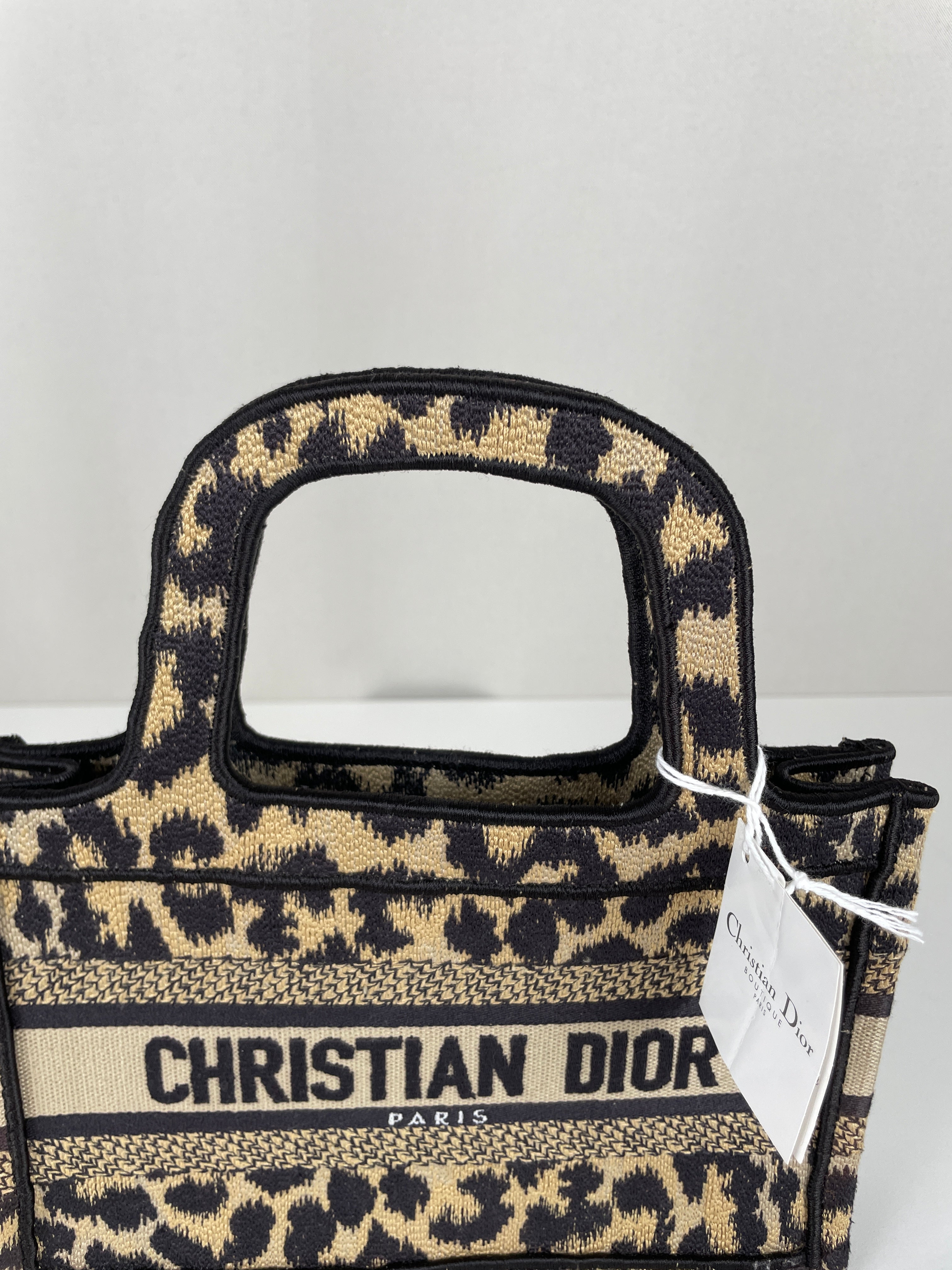 Christian Dior Book Tote ミニバッグ・ノベルティ Mini Dior Book Tote leopard print bag – bamluxurystore