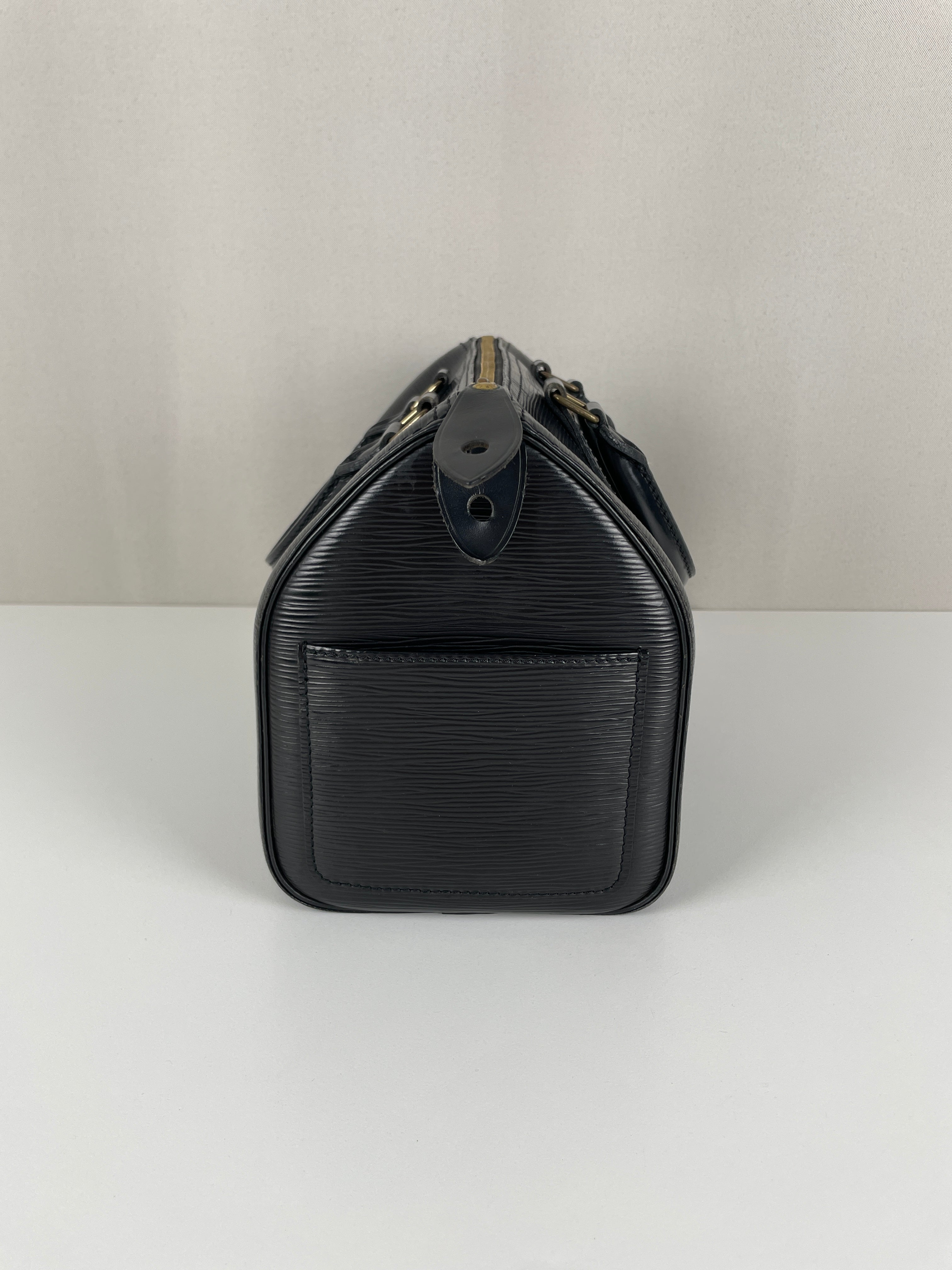 Speedy 25 black epi leather Louis Vuitton – bamluxurystore
