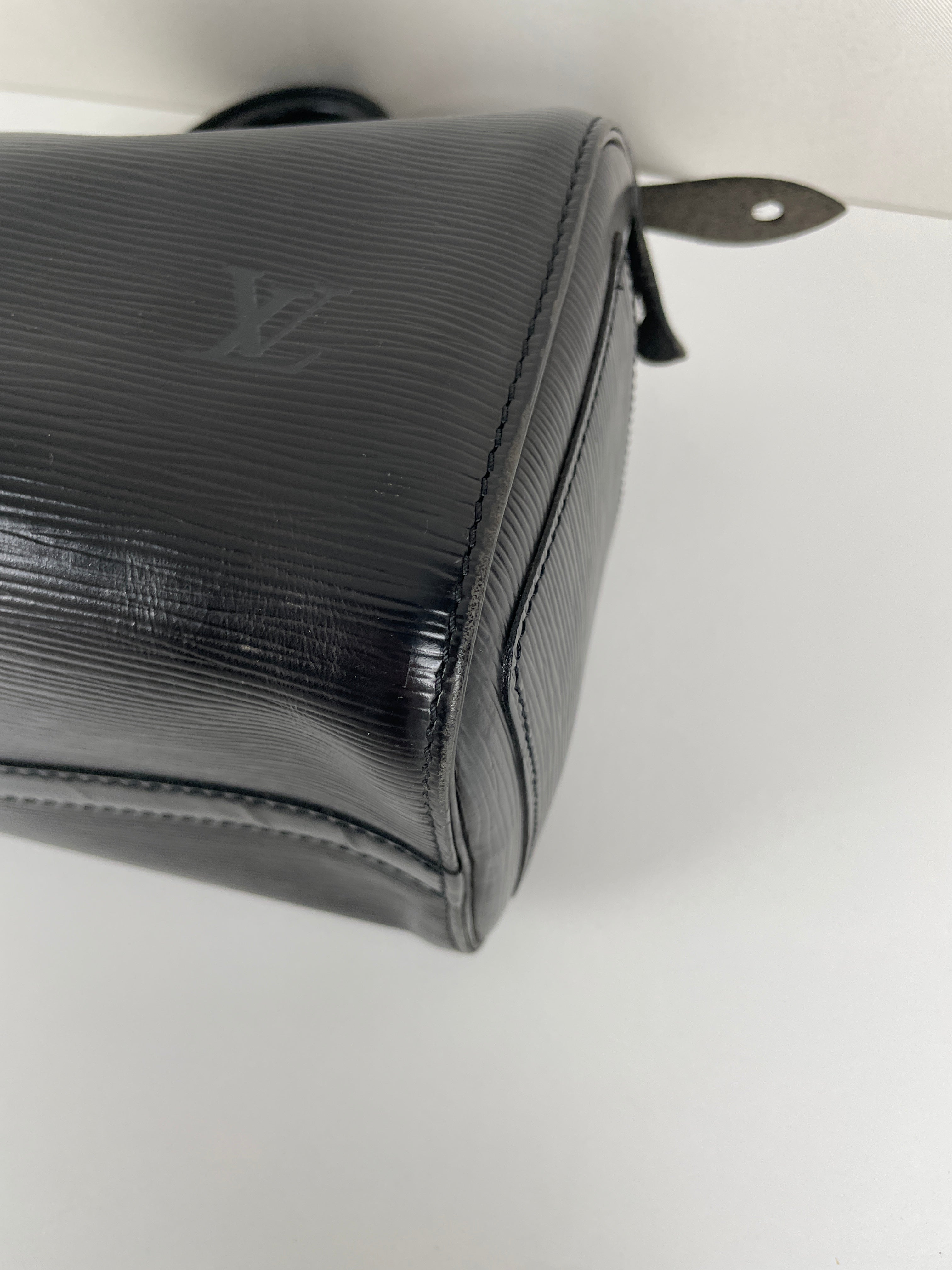 Speedy 25 black epi leather Louis Vuitton – bamluxurystore