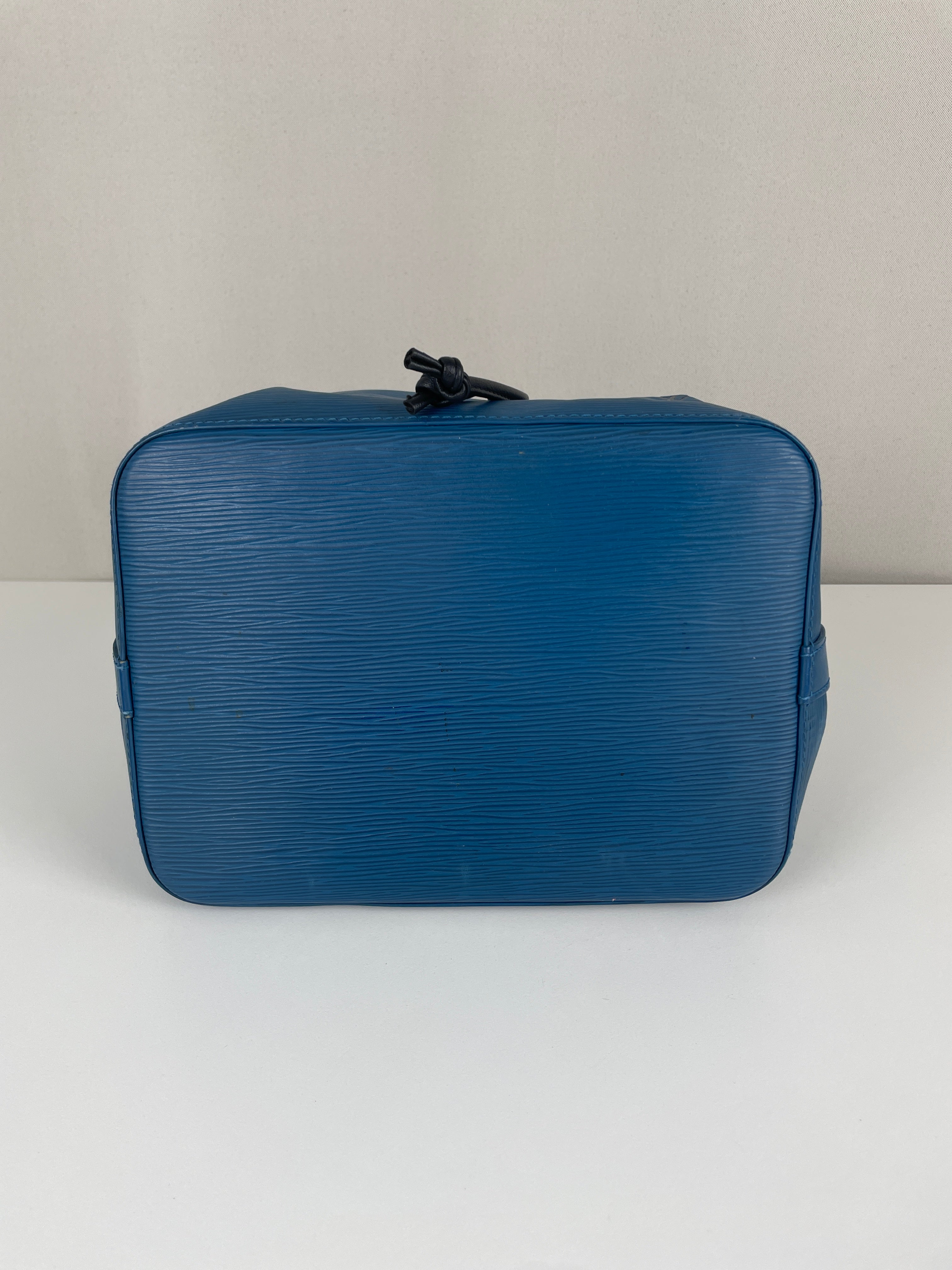 Noé pm blue epi leather Louis Vuitton – bamluxurystore